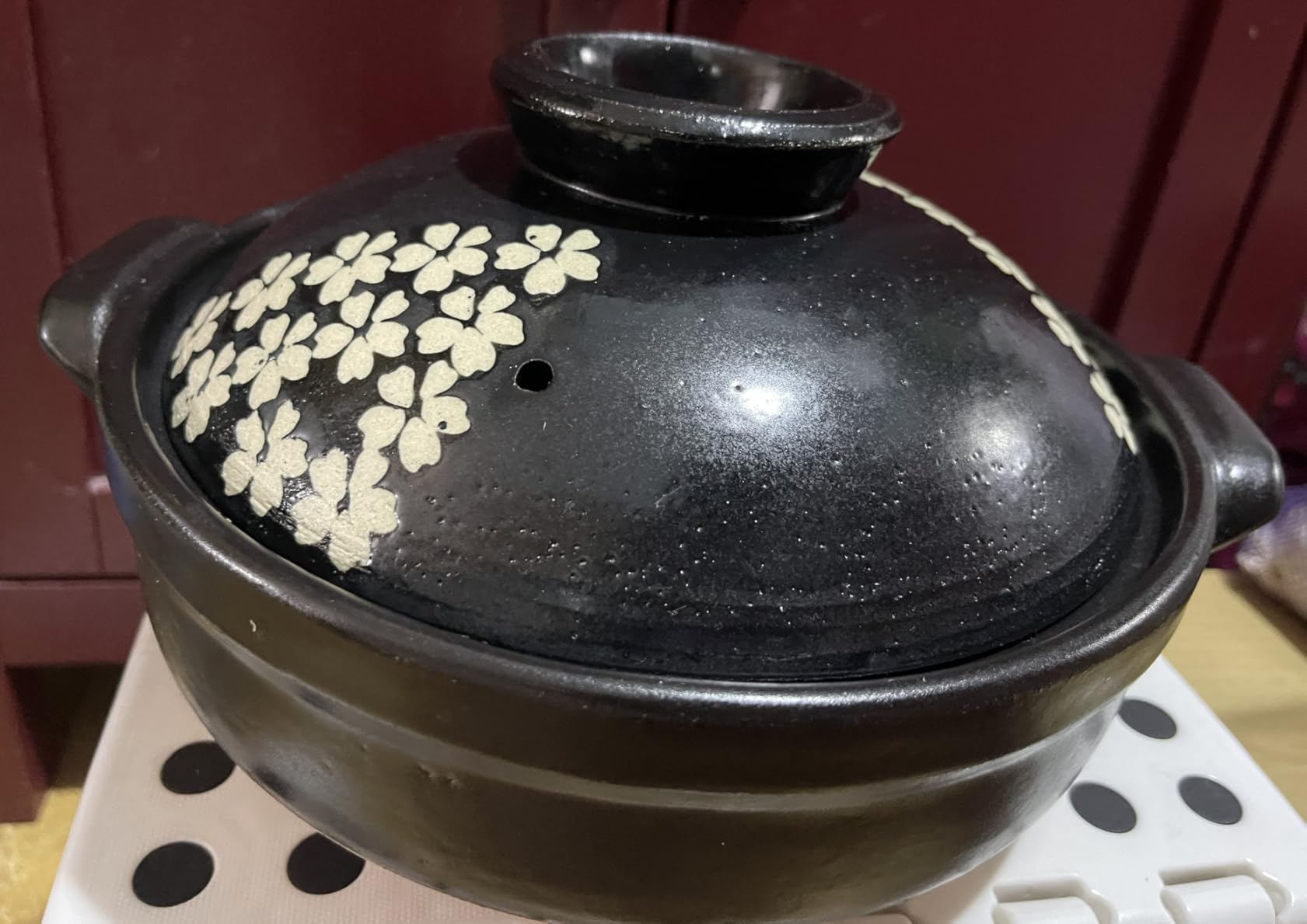 Banko-yaki Donabe Clay Pot - Authentic Japanese Earthenware with Cherry Blossom Design - Ideal for Cold Season Cooking - Made in Japan (Cherry Blossom, 1-2 people) customer photo 1
