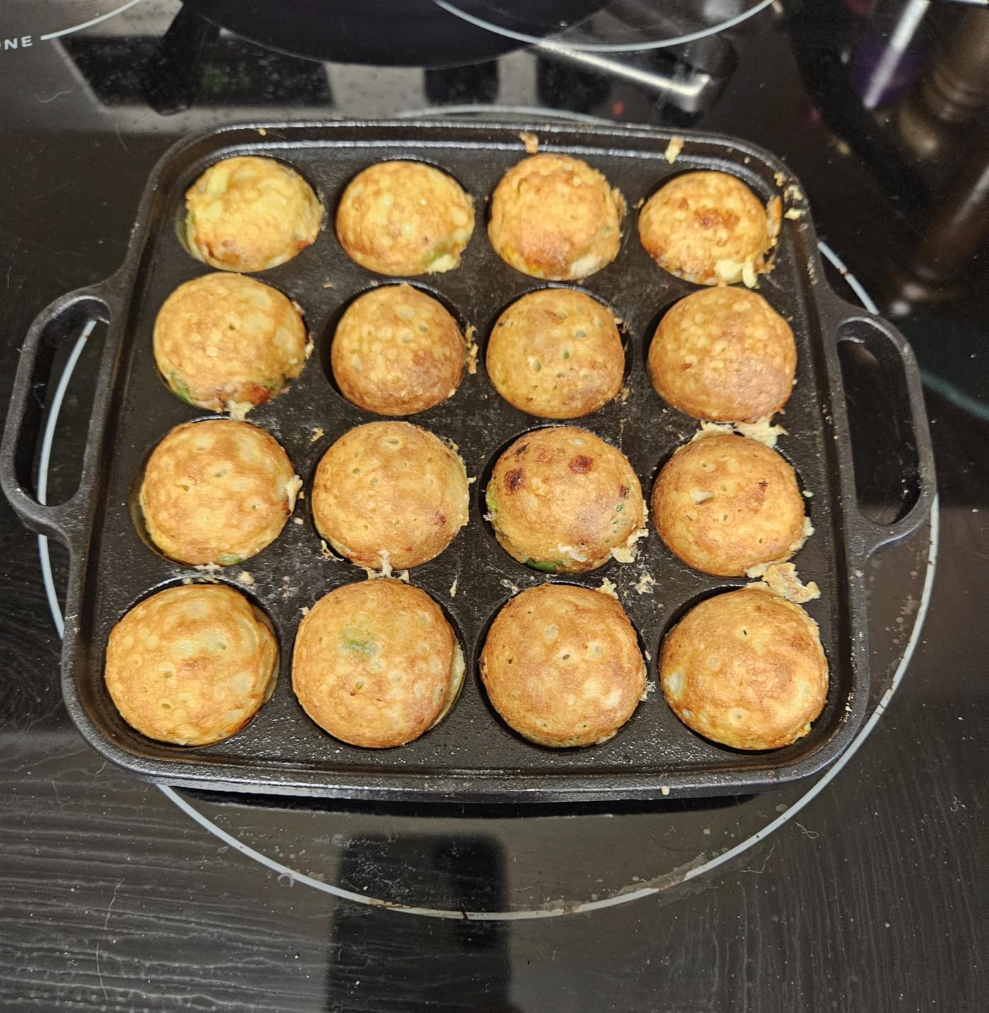 Otafuku Takoyaki Plate, Cast Iron Japanese Grill for Cooking Takoyaki Balls, Silicon Coated Pan (16 Holes) customer photo 1