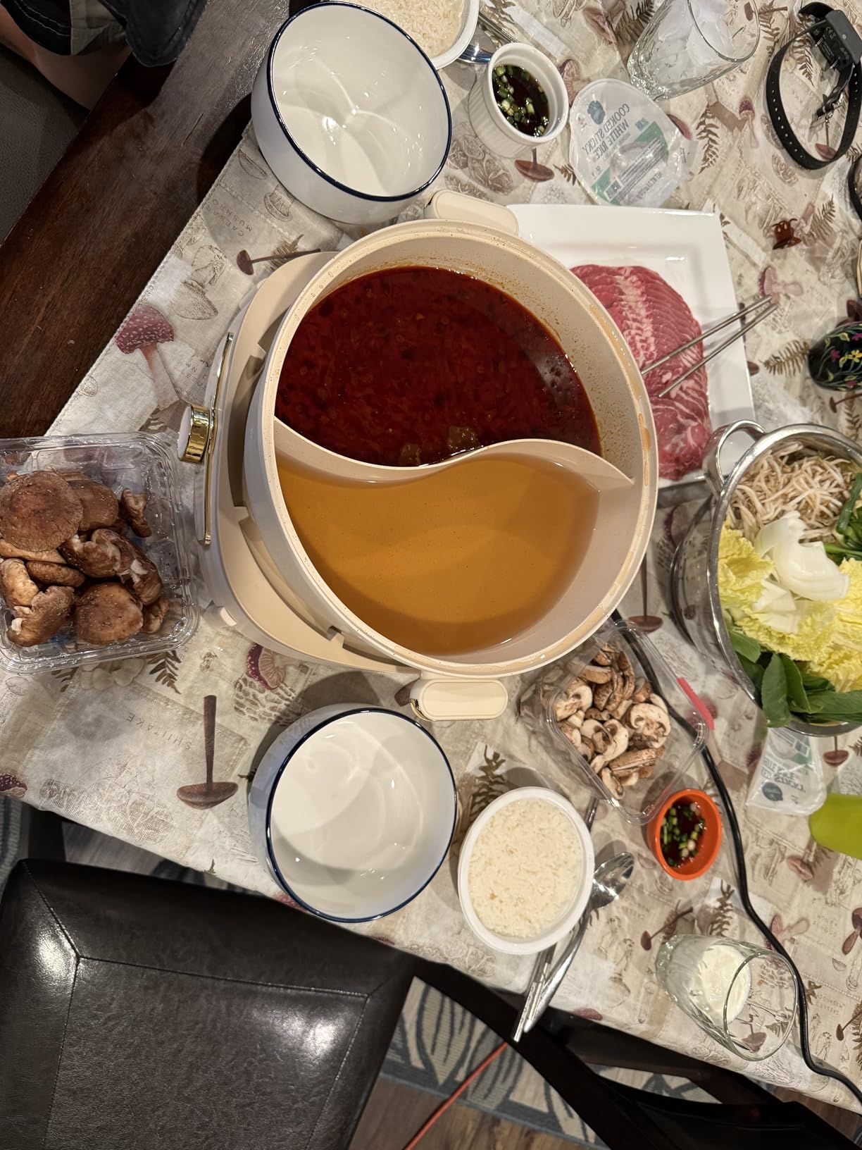 Dezin Hot Pot Electric with Divider, 6L Double-Flavor Shabu Shabu Pot, Dual Sided Removable Non-Stick Hotpot Pot Electric, 3