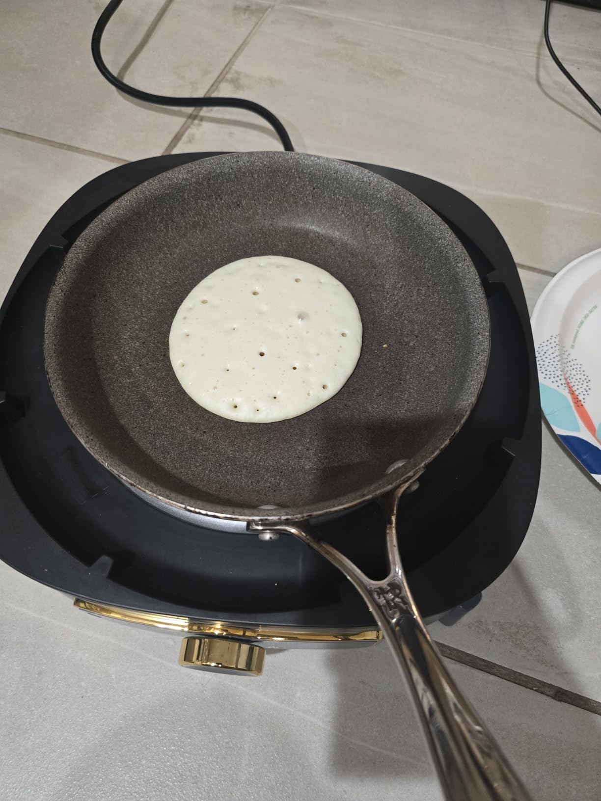 Dezin Hot Pot Electric with Divider, 6L Double-Flavor Shabu Shabu Pot, Dual Sided Removable Non-Stick Hotpot Pot Electric, 3