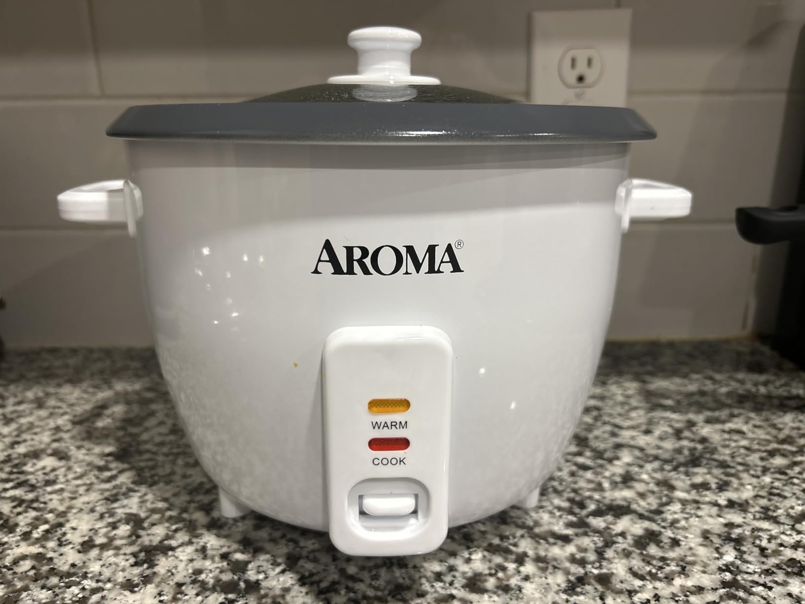 Aroma Rice Cooker, 8-Cup (Uncooked) / 16-Cup (Cooked), Pot-Style Rice Cooker and Soup Warmer with One-Touch Control, 4 Qt, White, ARC-368NG customer photo 1