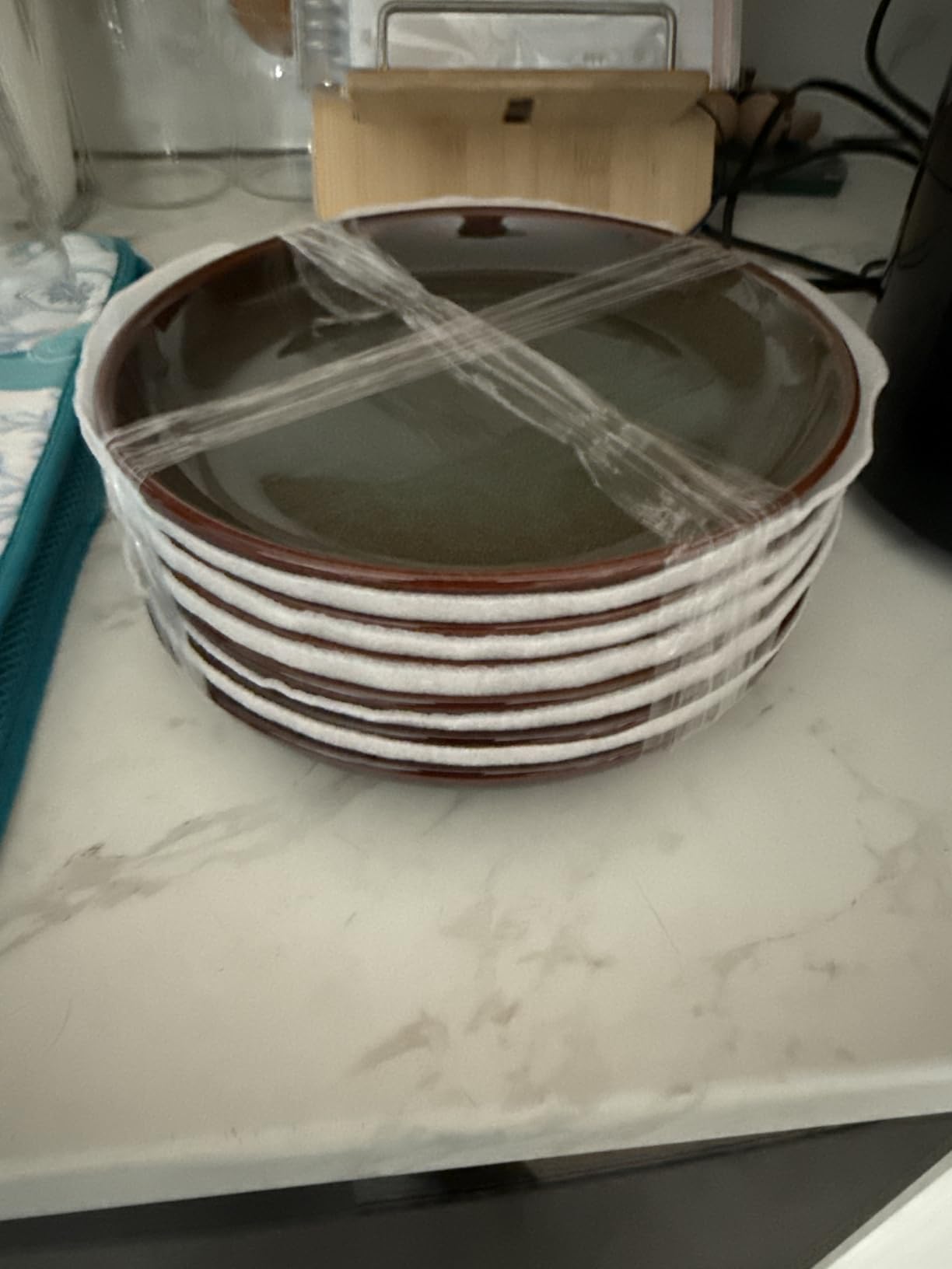 Pokini Stoneware Dinnerware Sets Service for 4, 12 pcs Reactive Glaze Plates and Bowls Sets, Handmade Ceramic Dish Set, Highly Chip and Crack Resistant Modern Plate Set, Brown Green customer photo 2