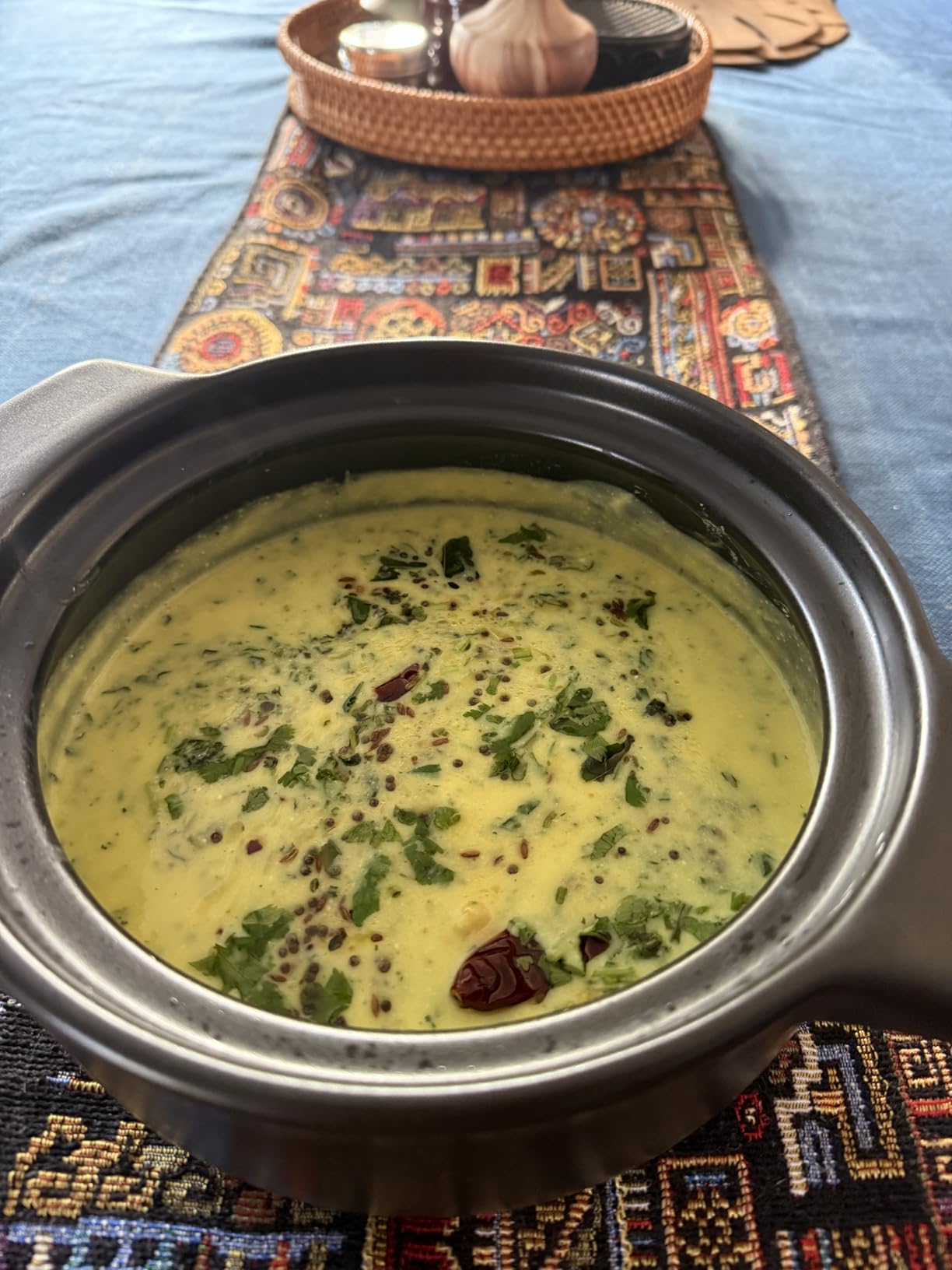 Korean Dolsot Bowl with Lid, 68 oz | Donabe Style Cookware for Bibimbap, Kimchi, Soups & Stews | Oven & Dishwasher Safe, Black customer photo 1