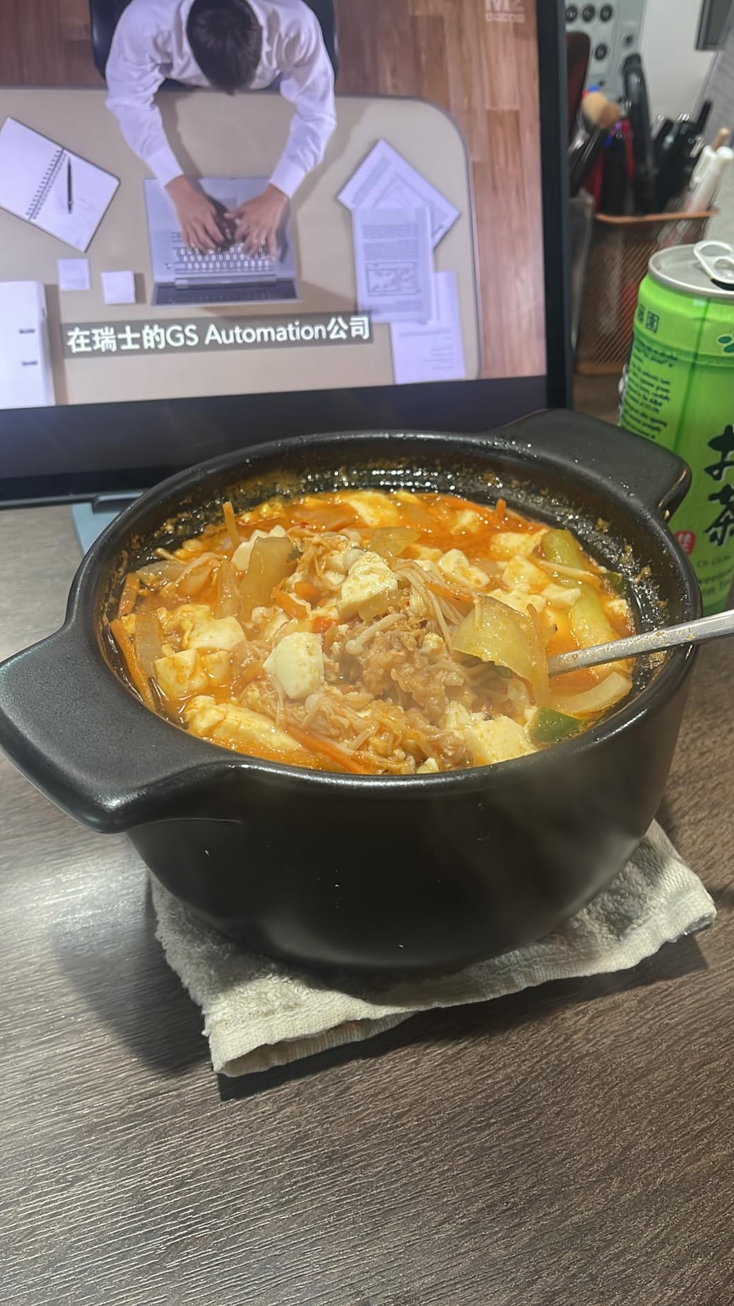 Korean Dolsot Bowl with Lid, 68 oz | Donabe Style Cookware for Bibimbap, Kimchi, Soups & Stews | Oven & Dishwasher Safe, Black customer photo 2