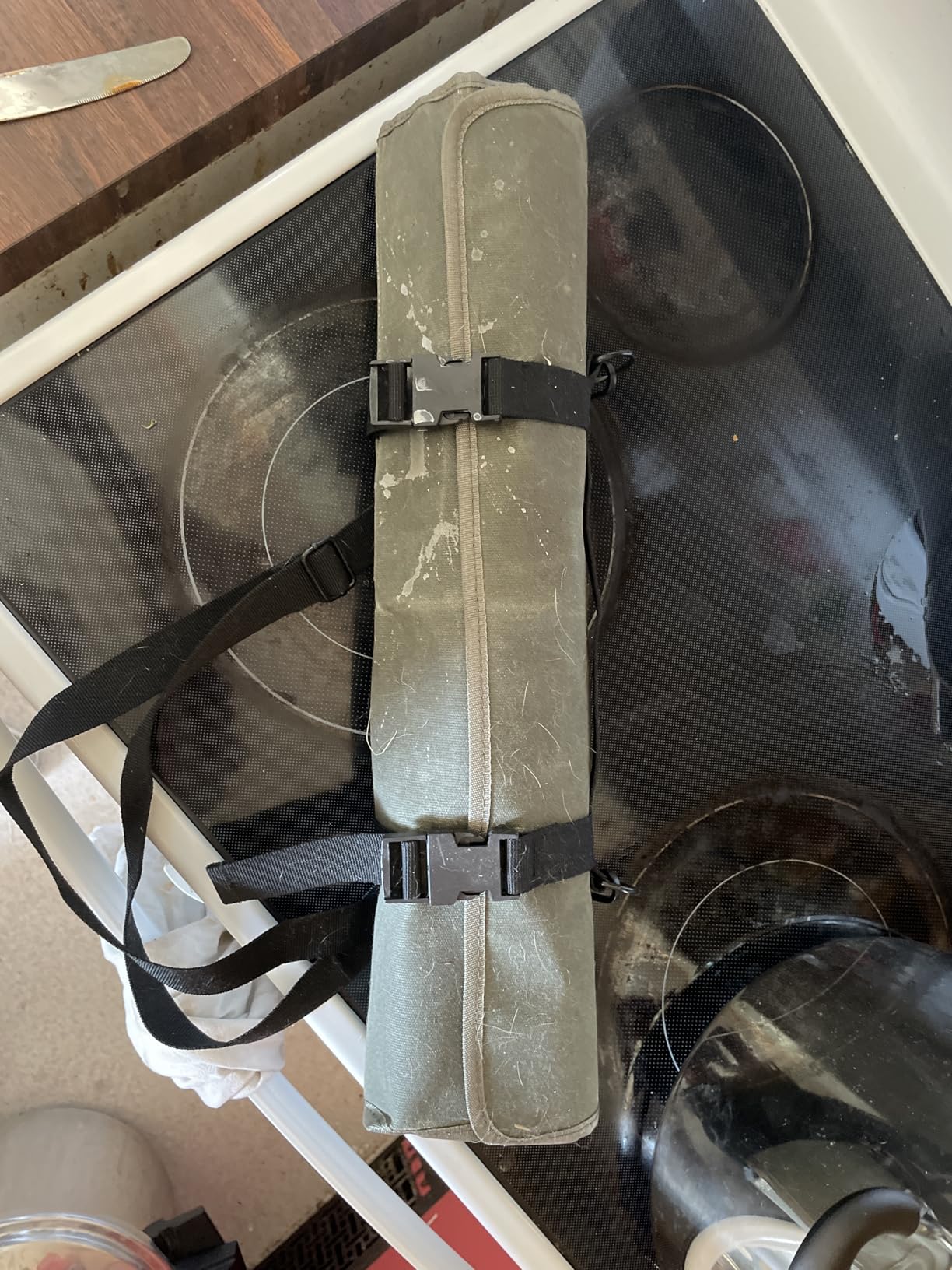 lelezone Chef Knife Roll Bag,Waterproof Waxed Canvas Knife Case Holds,Knives Roll Bags for Chefs Professional with Adjustable Strap,Chef Backpack with 11 Knife Slots and a Large Zippered Pocket customer photo 2