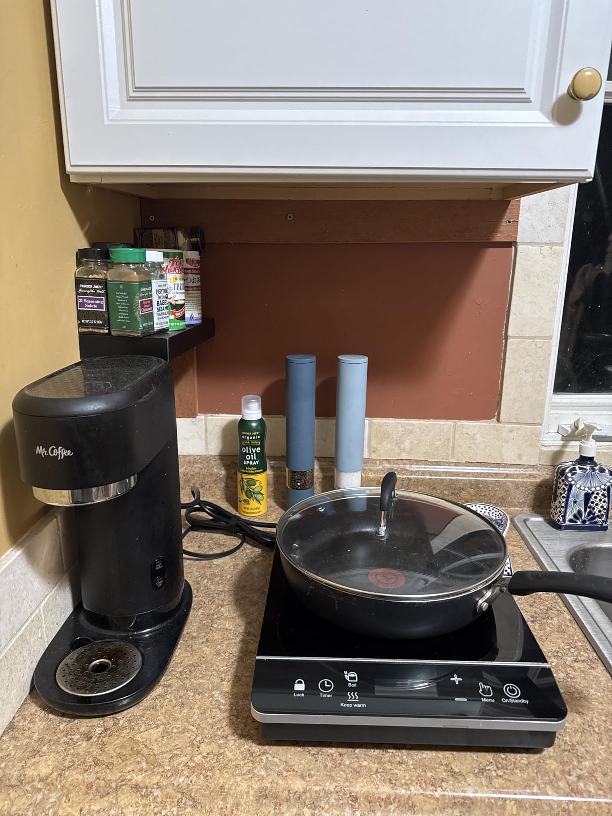 OMEO Portable Induction Cooktop Hot Plate Countertop Burner 1800 Watts Induction Burner with LCD Sensor Touch, LED Display, 10 Temperature Levels, Child Safety Lock, Auto Shutoff Function customer photo 2