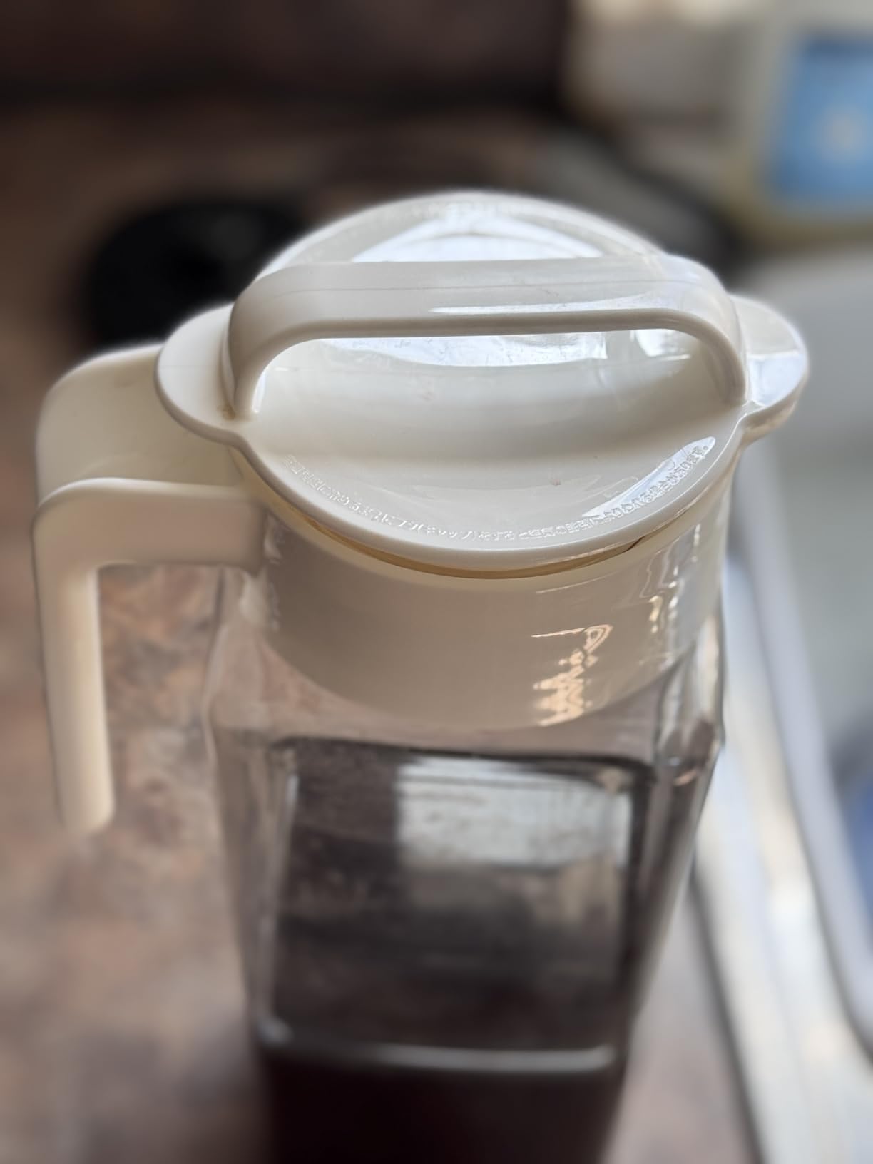 Lustroware TwistServe Airtight Pitcher - 2.1L (70oz), Heat Resistant, BPA-Free SAN Plastic, Screw-On Lid, Space-Saving, Made in Japan - White customer photo 1