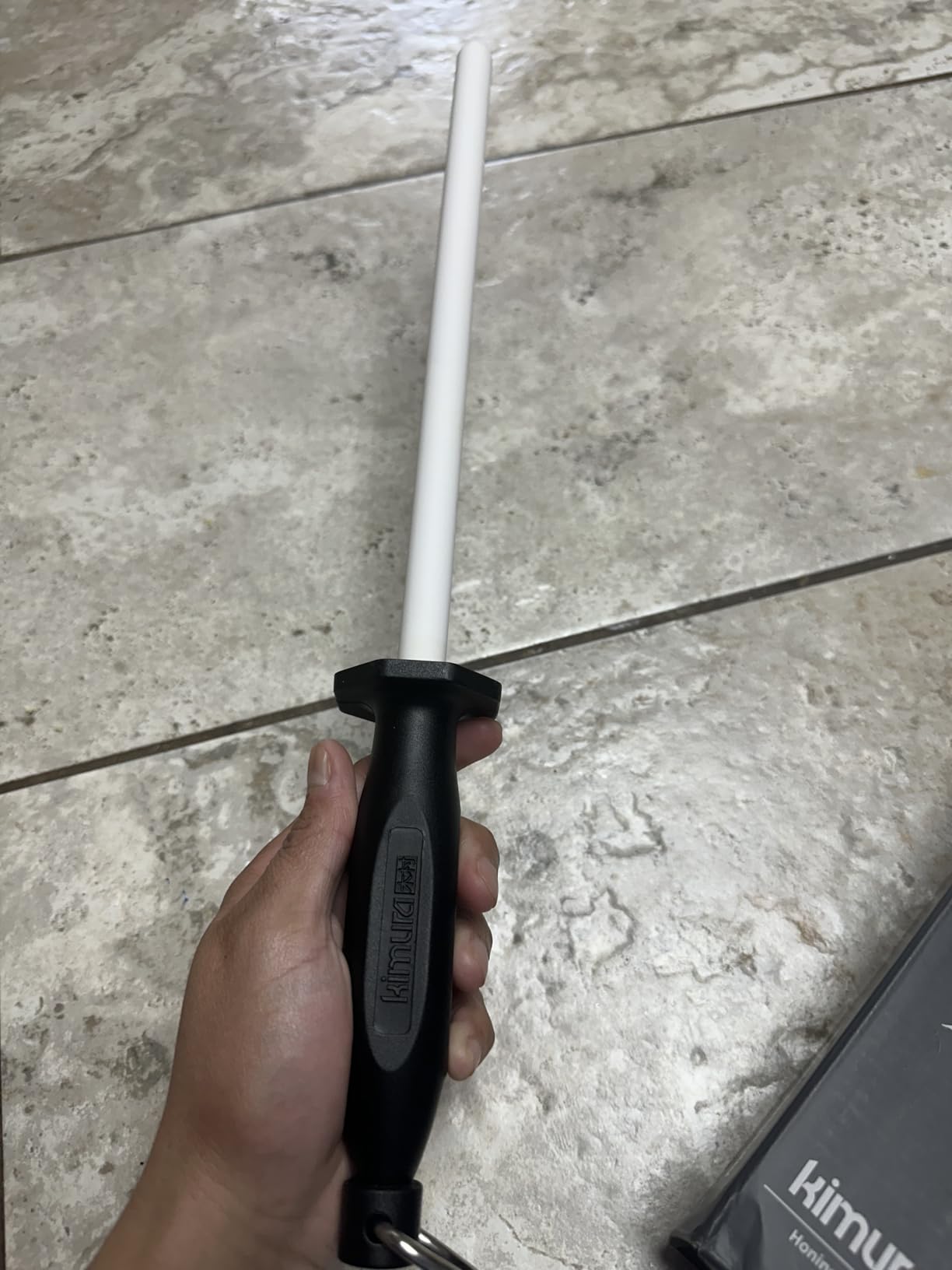 Kimura Professional Ceramic Honing Rod, 10 inch Honing Steel, Ceramic Knife Sharpener, 1200 Grit Finish, Ergonomic & Balanced Polypropylene Handle, Ideal for All Chef Knives, Japanese Gift Box customer photo 1