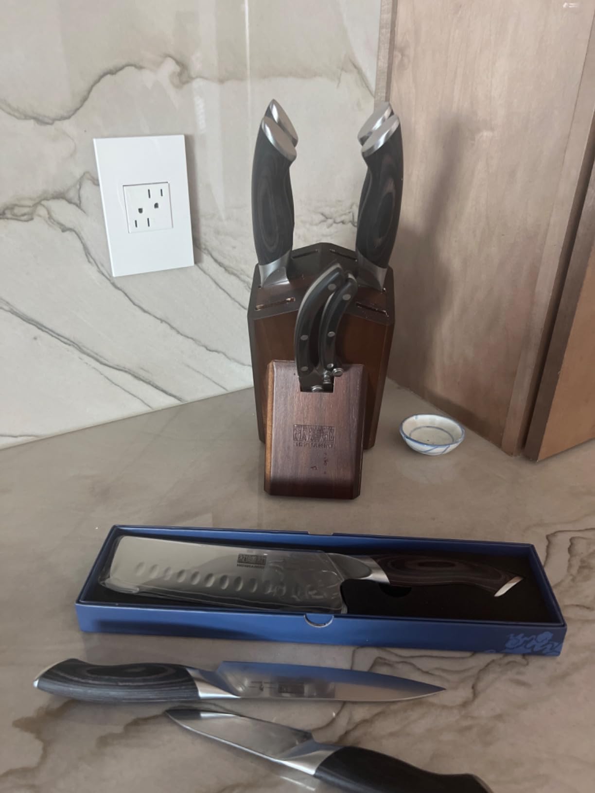 HOSHANHO 8-Piece Kitchen Knife Set, Japanese High Carbon Super Steel Knife Sets with Block, Professional Ultra Sharp Chef Knife Set with Scissors customer photo 2