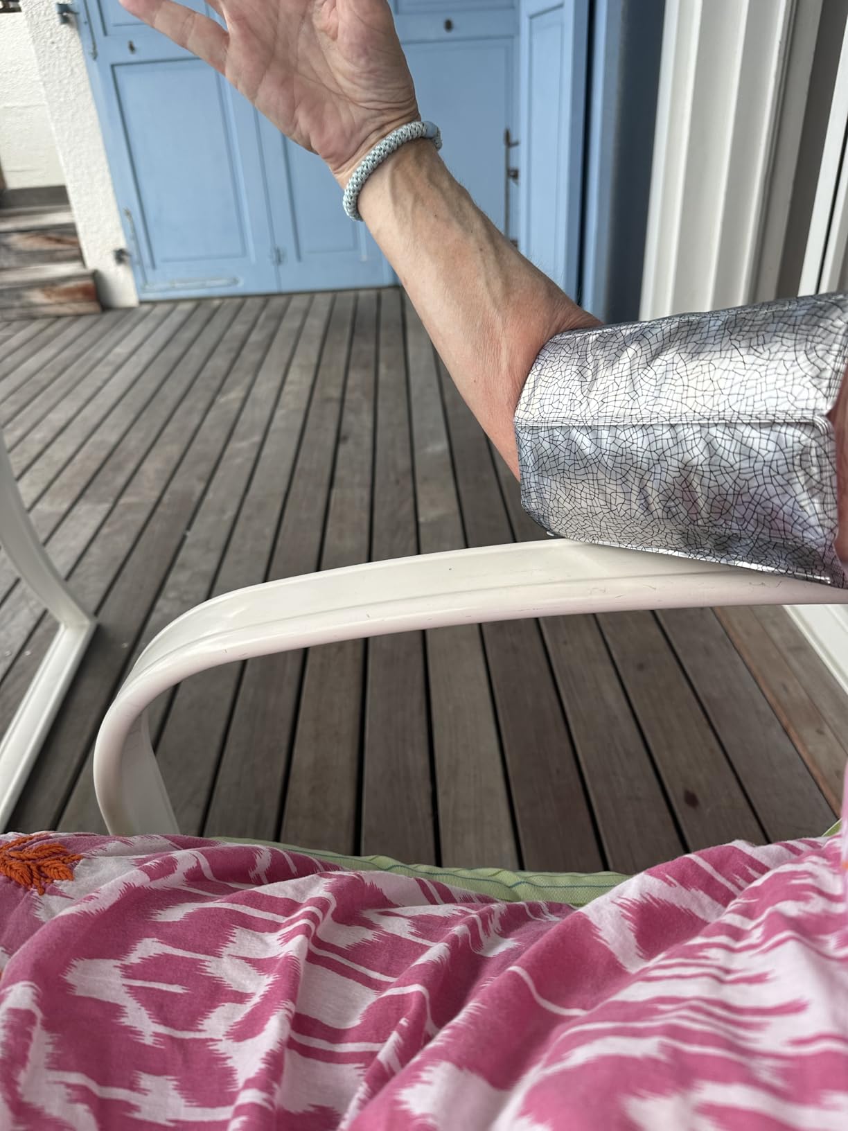 Vacu Vin Active Cooler Wine Chiller - Reusable, Flexible Wine Bottle Cooler - Black - Wine Cooler Sleeve for Standard Size Bottles - Insulated Wine Bottle Chiller to Keep Wine Cold, Sand customer photo 2