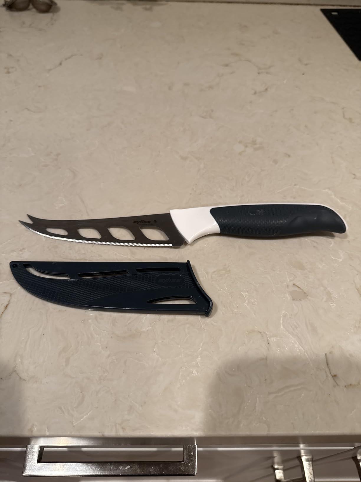 Zyliss Comfort Knife - Japanese Stainless Steel Blade - Non-Slip Contoured Handle for All Hand Sizes - Kitchen Tools with Safety Kitchen Blade Guards - Dishwasher Safe - 5.9