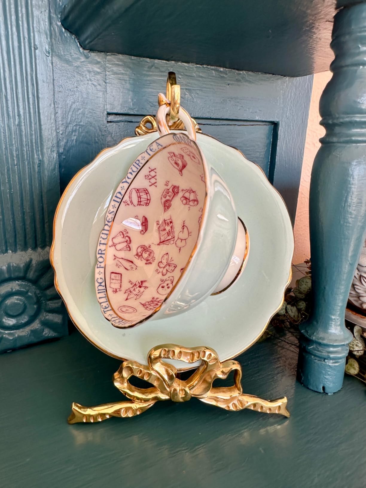 1Pcs Brass Teacup and Saucer Display Stand, Teacup Holder Stand for Display, Antique Coffee Cup Mug Holder for one Cup, Gold customer photo 2