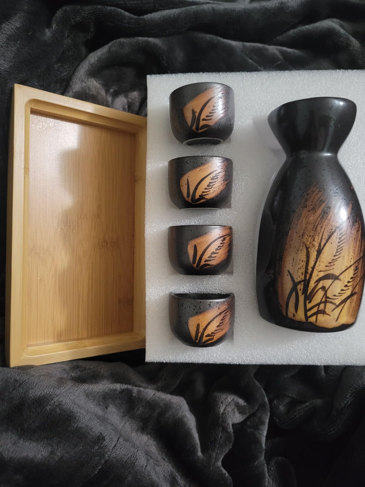 Skyley Japanese Sake Set with Tray Traditional Saki Cups Set Korean Soju Glass Ceramic Japanese Gifts for Cold Wine Holiday Christmas Gifts (Wooden,Grass) customer photo 1