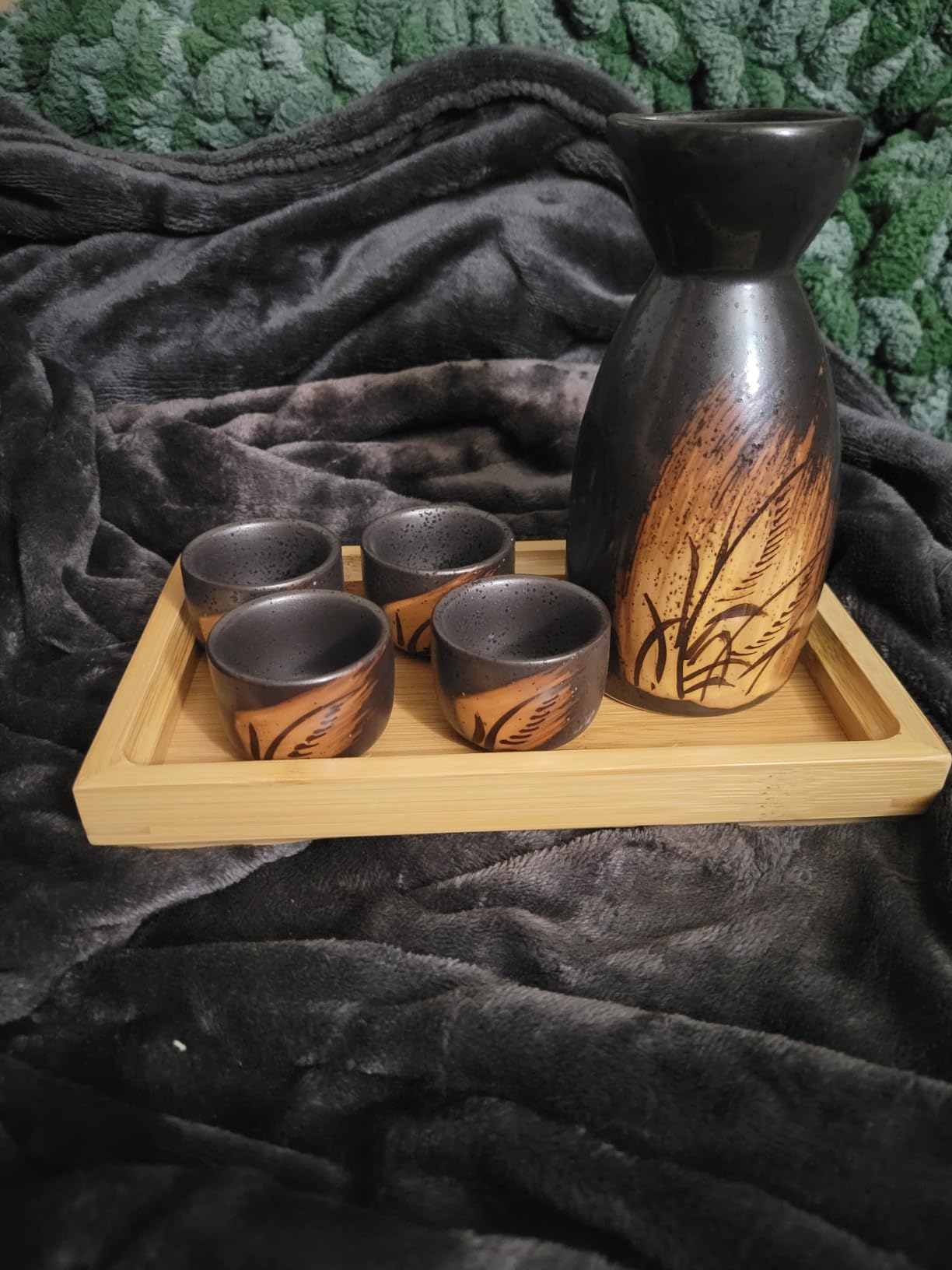 Skyley Japanese Sake Set with Tray Traditional Saki Cups Set Korean Soju Glass Ceramic Japanese Gifts for Cold Wine Holiday Christmas Gifts (Wooden,Grass) customer photo 2