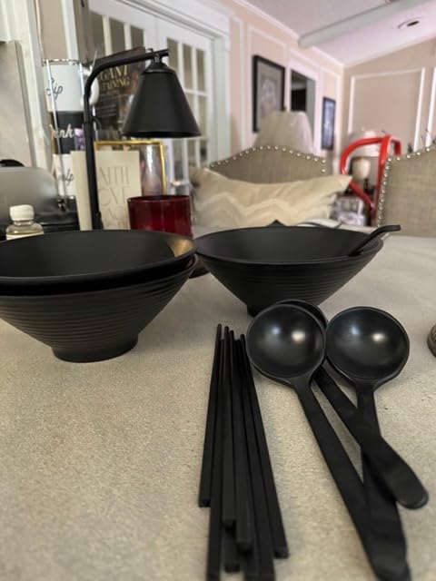 Greentainer Set of 4 Ramen Bowl Set, Melamine Large Japanese Style Noodle Soup Bowls Set with Spoons and Chopsticks for Ramen, Pho, Noodles, Asian Dishes Black,Large Bowl for Adults| Dishwasher Safe customer photo 2