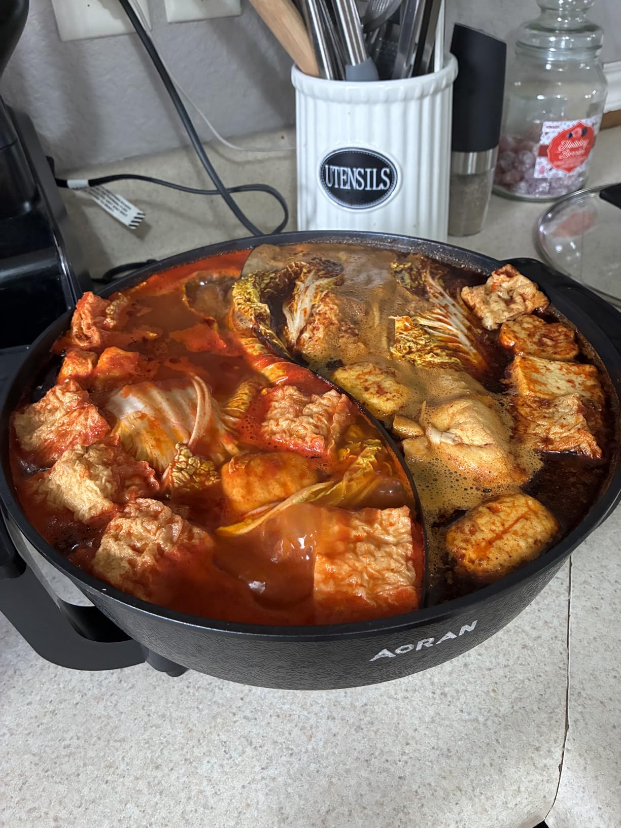 AORAN 6L Electric Hot Pot, Non-Stick Smokeless Cooking Pot with Divider for Hot Pot, Fondue, Shabu Shabu, Multi-Function, Includes Ladle, Tongs, Oil Brush, Food Tongs, Easy to Clean Black customer photo 1