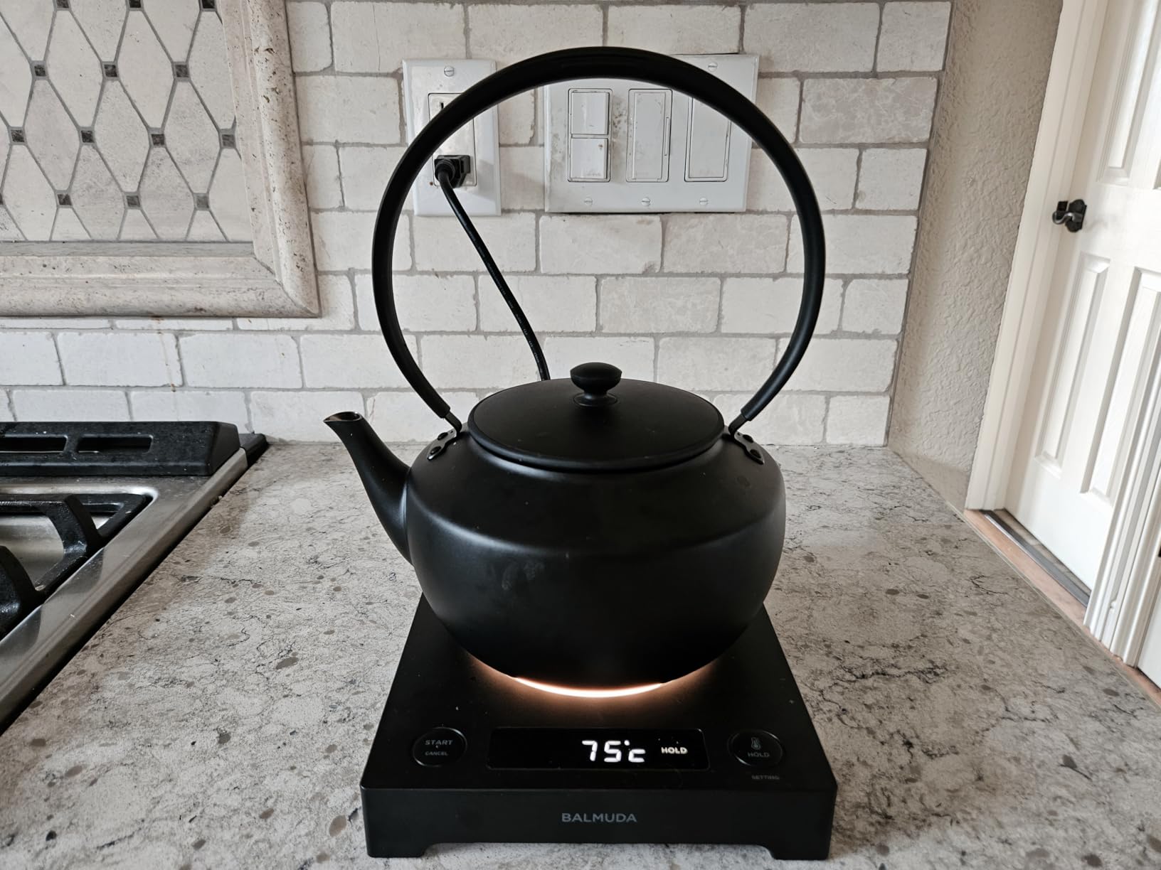 BALMUDA MoonKettle | Electric Kettle with Temp Control (122°F - 212°F) | HOLD & Keep Warm | 900ml (30 fl oz) | Soothing Ambient Light & Sound | Precision Pour Spout | Black customer photo 1