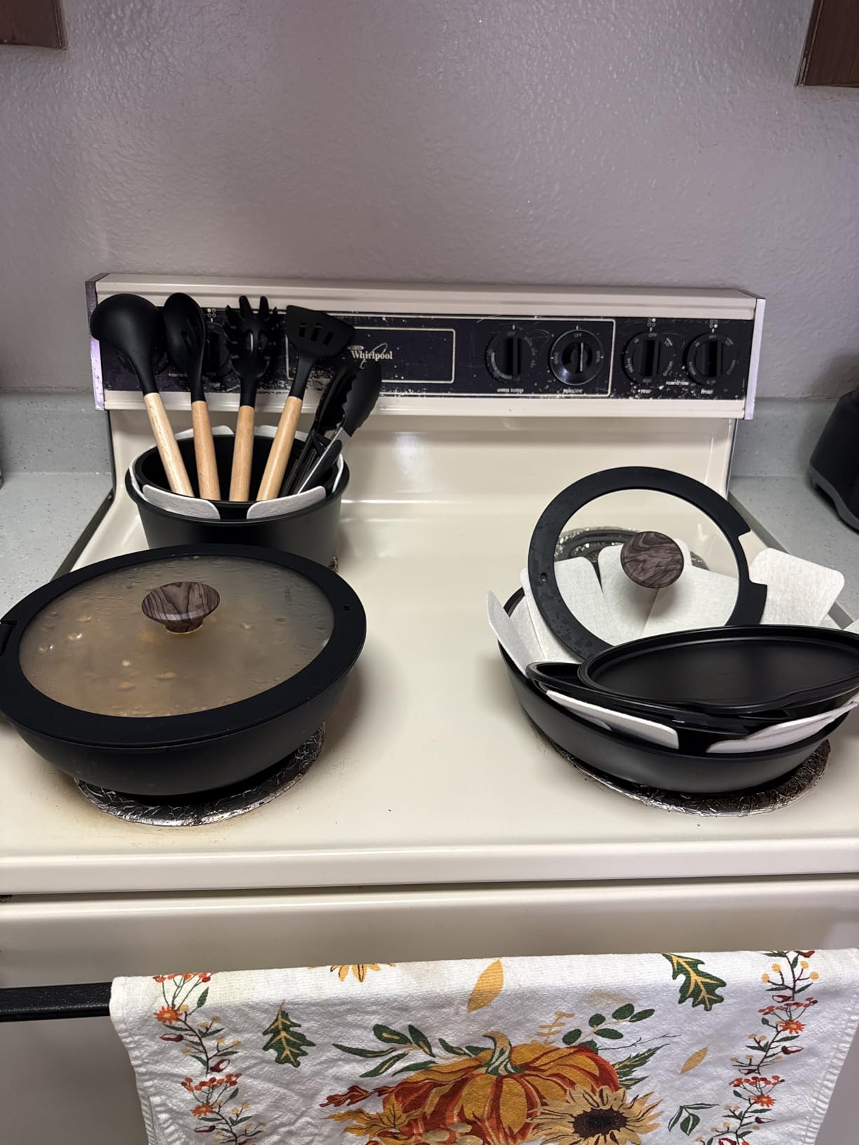 Astercook Non Stick RV Pots and Pans Ceramic Kitchen Cookware Set with Detachable/Removable Handle, Oven Safe, Induction Ready, Stackable, Black, 21 pcs customer photo 2