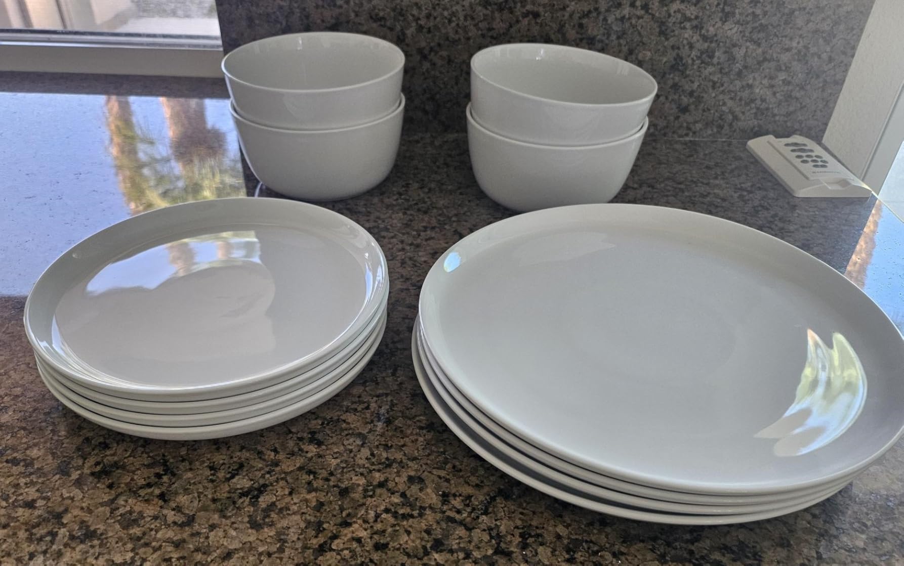 MALACASA 24 Pieces Gourmet Porcelain Dinnerware Sets, Premium Plates and Bowls Set, High-Fired Dishes Set for 8, Chip & Scratch Resistant, Microwave Dishwasher Safe, White & Black Rim, Series LEXI customer photo 2