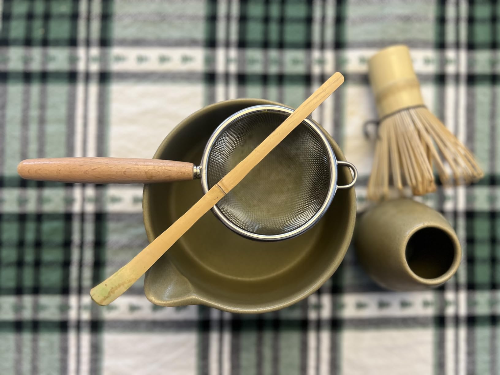20OZ Matcha Whisk Set - 5PCS Japanese Tea Set Includes Matcha Bowl with Spout, Bamboo Whisk with Ceramic Holder, Bamboo Scoop and Sifter, Matcha Kit for Ceremony, Gift for Matcha Lovers (Matcha Green) customer photo 2