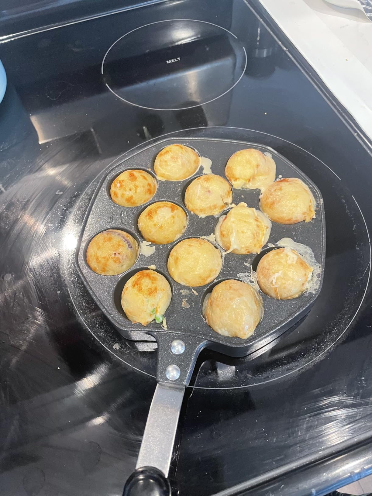 Artcome Takoyaki Pan with Handle - 12-Hole Nonstick Takoyaki Maker with 2 Wooden Picks & Silicone Brush customer photo 1