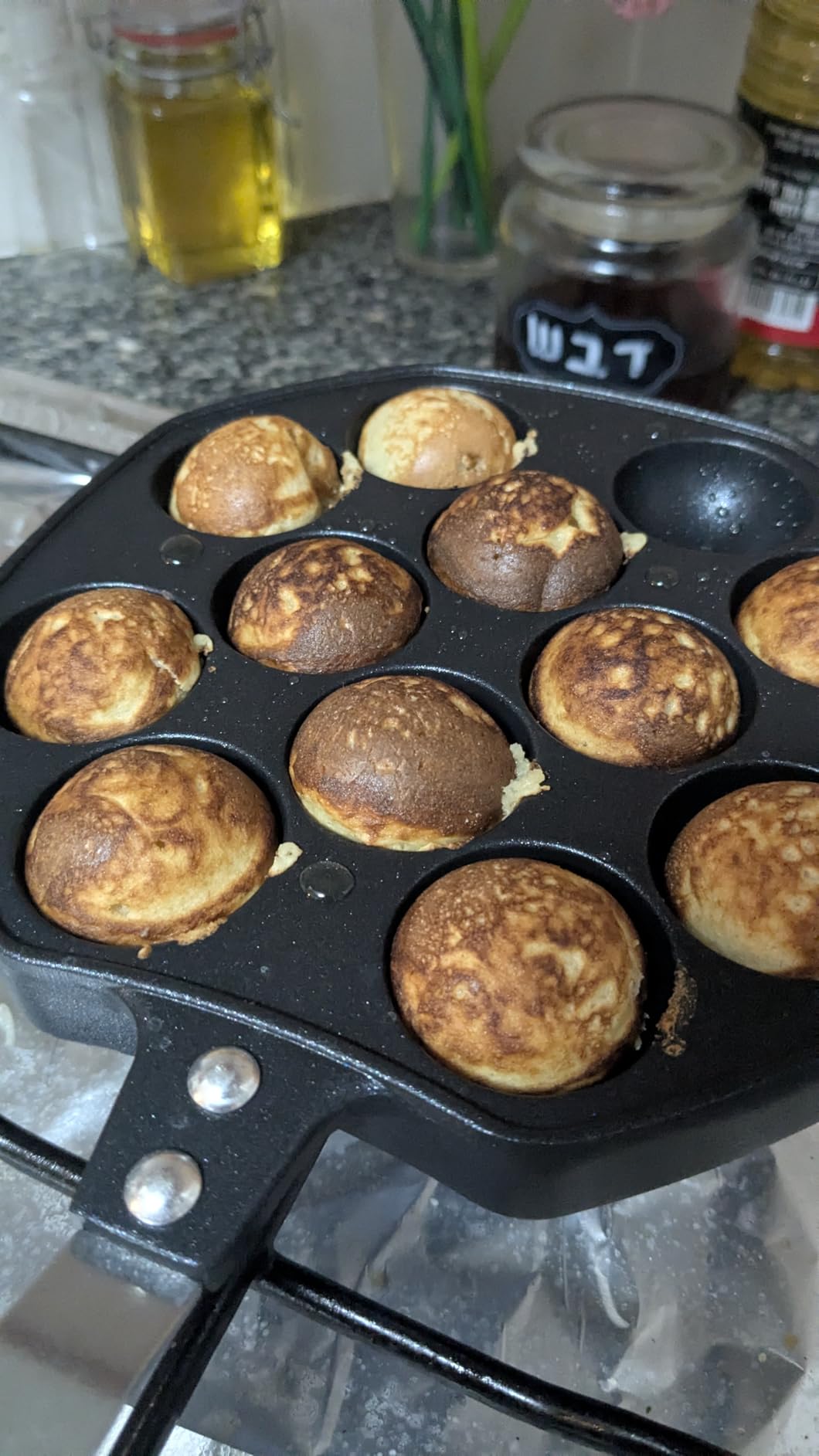 Artcome Takoyaki Pan with Handle - 12-Hole Nonstick Takoyaki Maker with 2 Wooden Picks & Silicone Brush customer photo 2