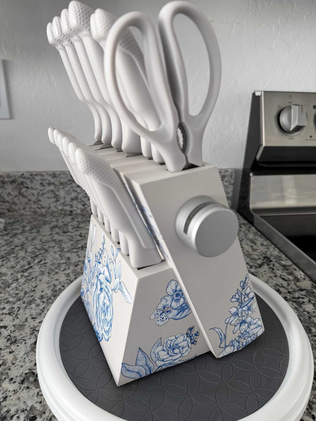 imarku Kitchen Knife Set, Japanese Knives Set for Kitchen, Stainless Steel Knife Set with Block, Kitchen Gadgets, White, Anti-Slip Handle, Dishwasher Safe, Gift for Women customer photo 1