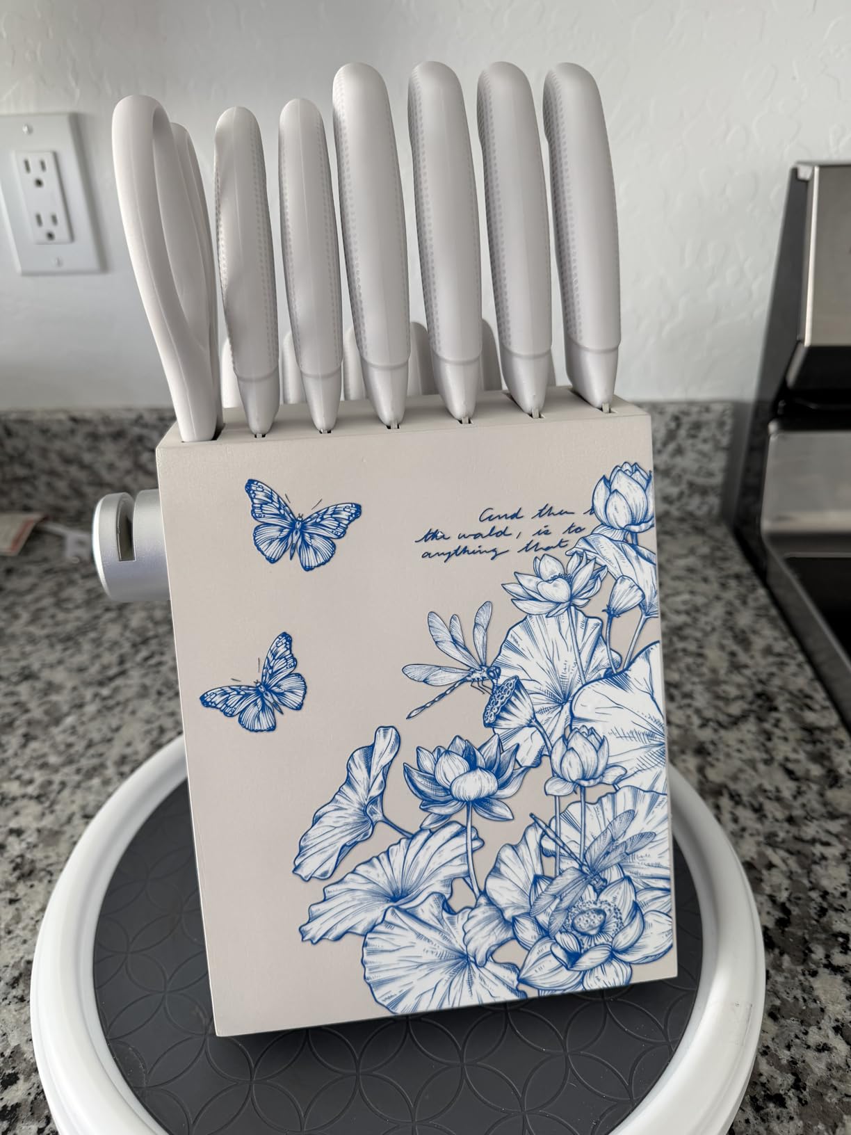 imarku Kitchen Knife Set, Japanese Knives Set for Kitchen, Stainless Steel Knife Set with Block, Kitchen Gadgets, White, Anti-Slip Handle, Dishwasher Safe, Gift for Women customer photo 2