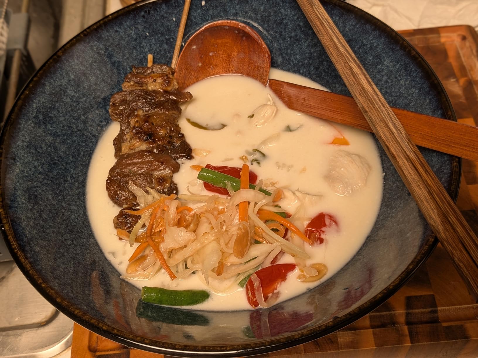 8-Inch 2 Sets Ceramic Ramen Bowl (8 Piece) - Japanese Porcelain Dishwasher Microwave Safe Salad Noodles Cereal Pasta Soup Large Bowls with Chopsticks Forks Spoons for Men Women Housewarming Gift customer photo 2