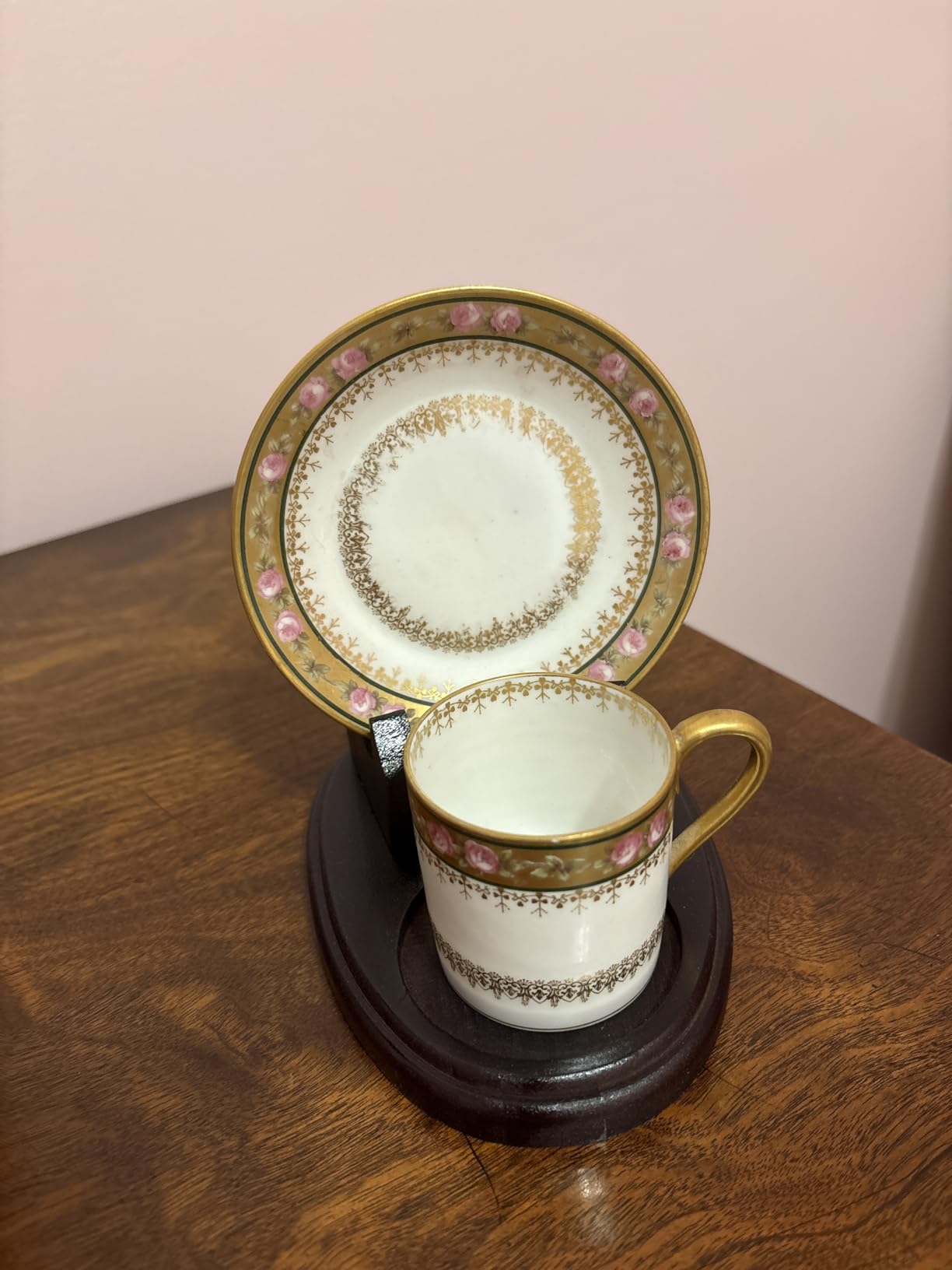 PH PandaHall 2pcs Wood Tea Cup and Saucer Display Stand, Brown Single Cup Display Wooden Saucer Holder Racks Organizer for Kitchen Table Plate Art Decorative, 5.9x3.8x4.4 inch customer photo 1