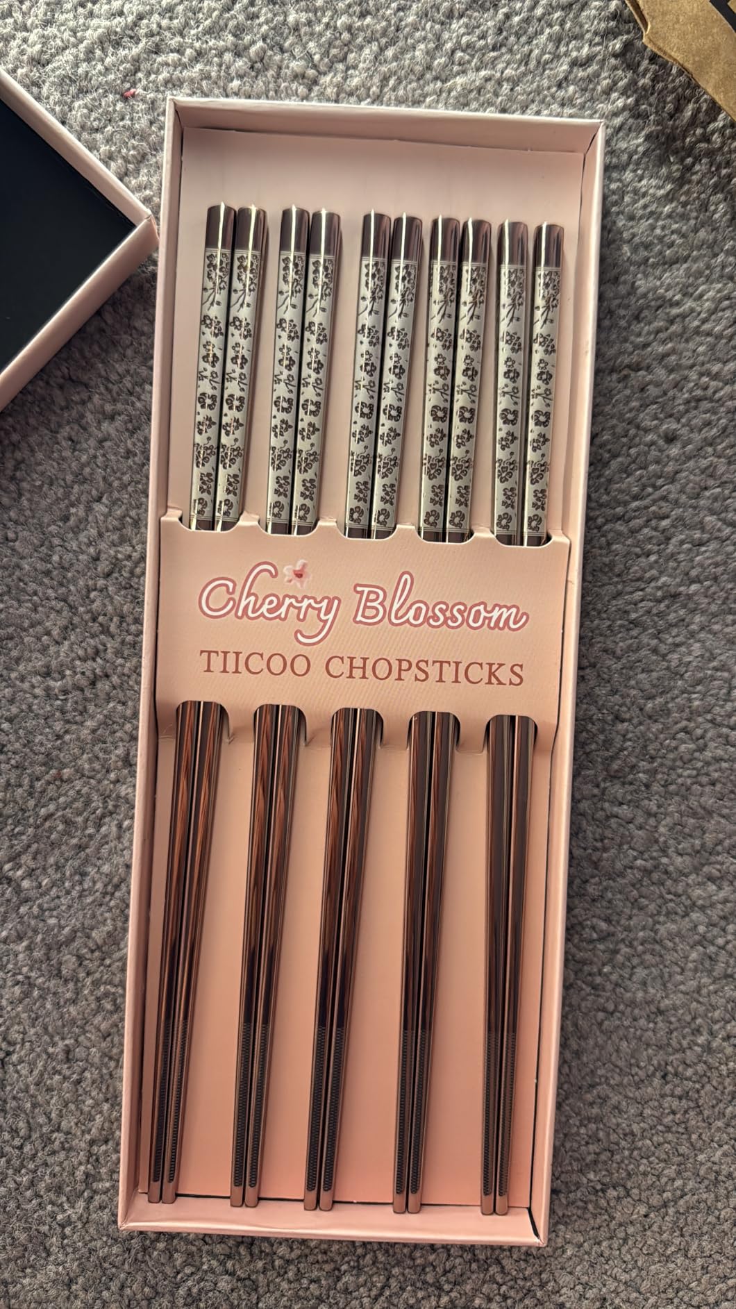 Chopsticks Reusable 18/8 Stainless Steel Chopsticks Pink Sakura Laser Engraved Metal Chop sticks Non-Slip Dishwasher Safe Japanese Korean Chopstick for Cooking Eating 5 Pairs Premium Gift Set customer photo 2