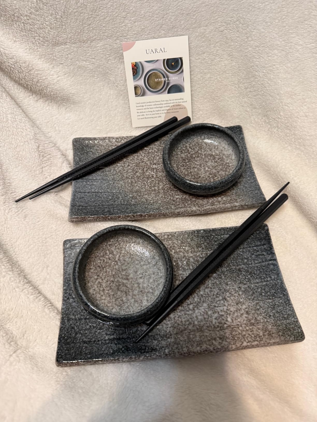 Uaral 6 Pieces Ceramic Sushi Plate Set for Two, Japanese Sushi Serving Tray with 2 Soy Sauce Dishes, 2 Pairs of Chopsticks, Light Blue customer photo 1