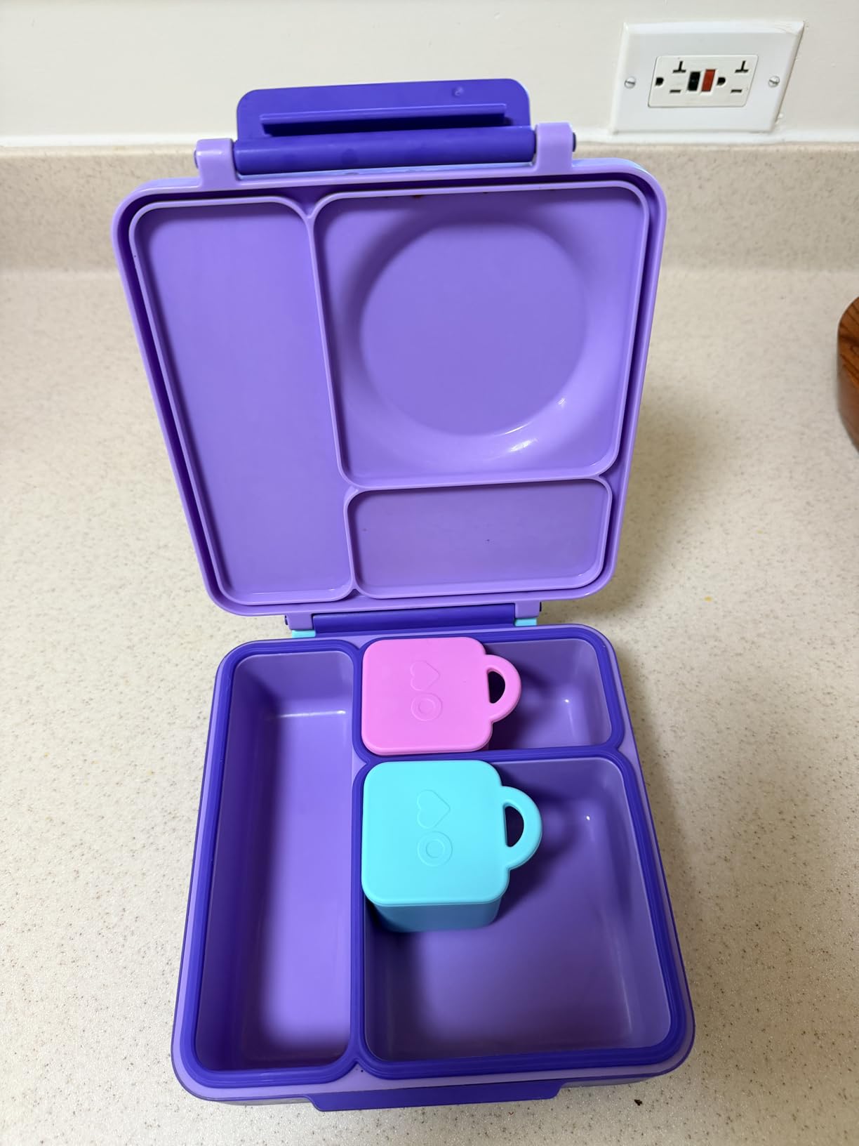 OmieBox (2 Pack) Leakproof Dips Containers to Go, Salad Dressing Container, Condiment Container with Lids - Food Safe Silicone - 4 Ounces (Pink/Purple) customer photo 1