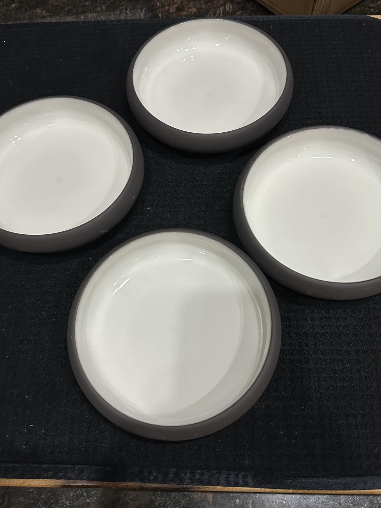 Uaral Japanese Salad Plate,Dinner Plates and Bowls Set,Stoneware Appetizer Plates with Rustic Terracotta Underside, Set of 4,5.5inch,14oz(Red and White) customer photo 1