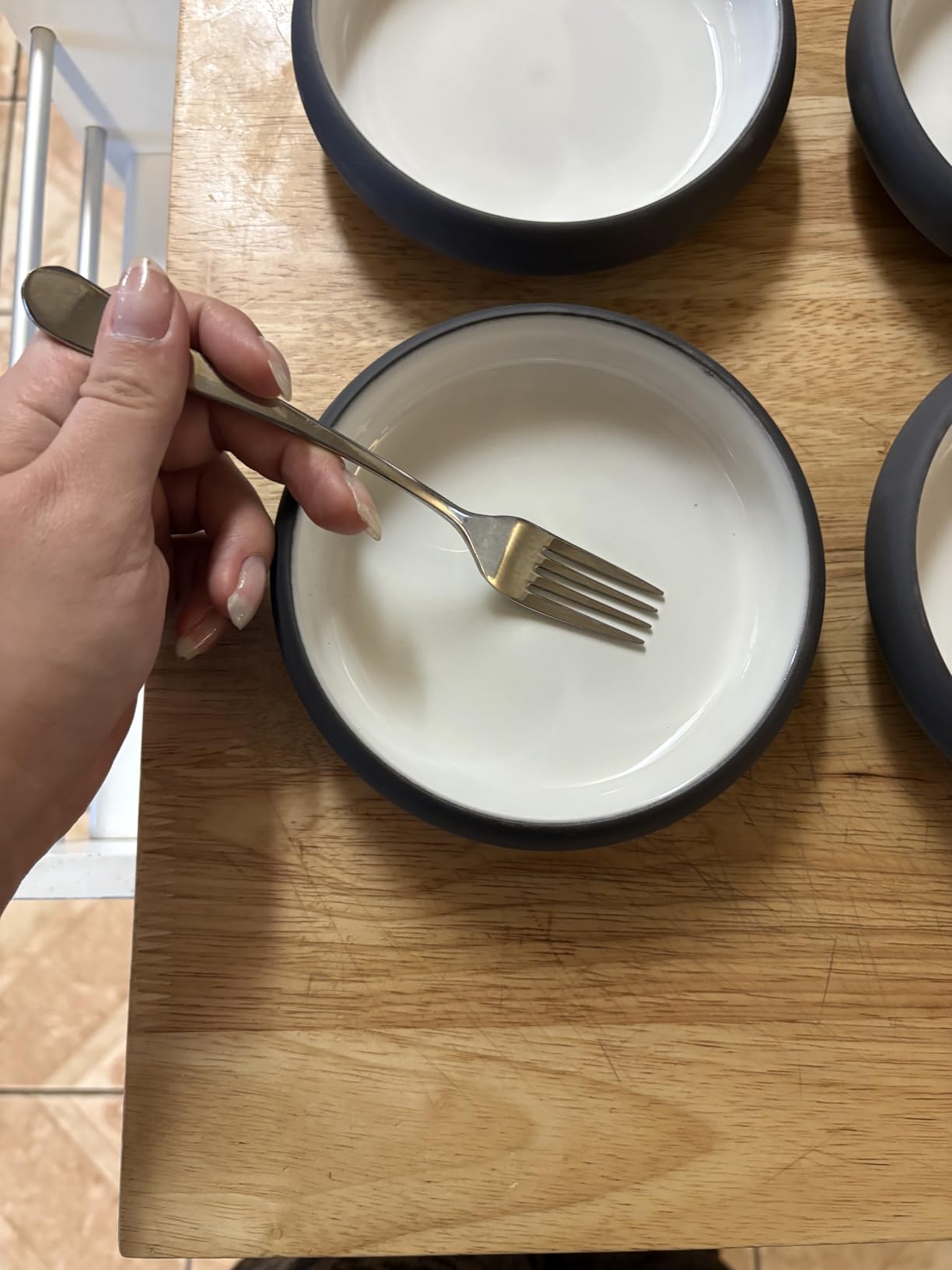 Uaral Japanese Salad Plate,Dinner Plates and Bowls Set,Stoneware Appetizer Plates with Rustic Terracotta Underside, Set of 4,5.5inch,14oz(Red and White) customer photo 2