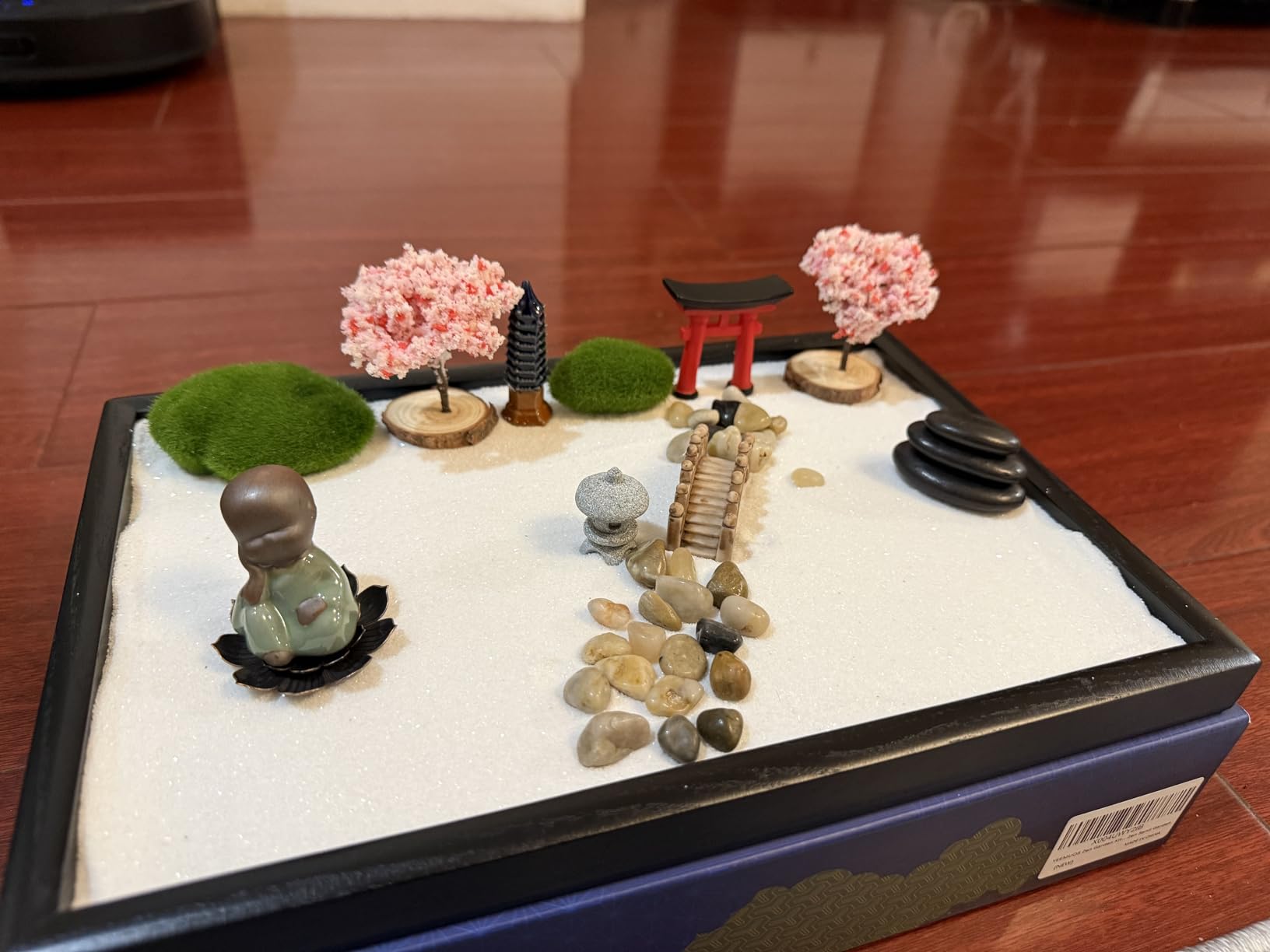 Zen Garden Kit for Desk, 12x8 Inch Sand Tray with 16 Accessories and 6 Tools, Japanese Meditation Mini Garden Set,Mini Meditation Decor for Adults, Stress Relief, Home & Office Decor, Unique Gift Set. customer photo 1