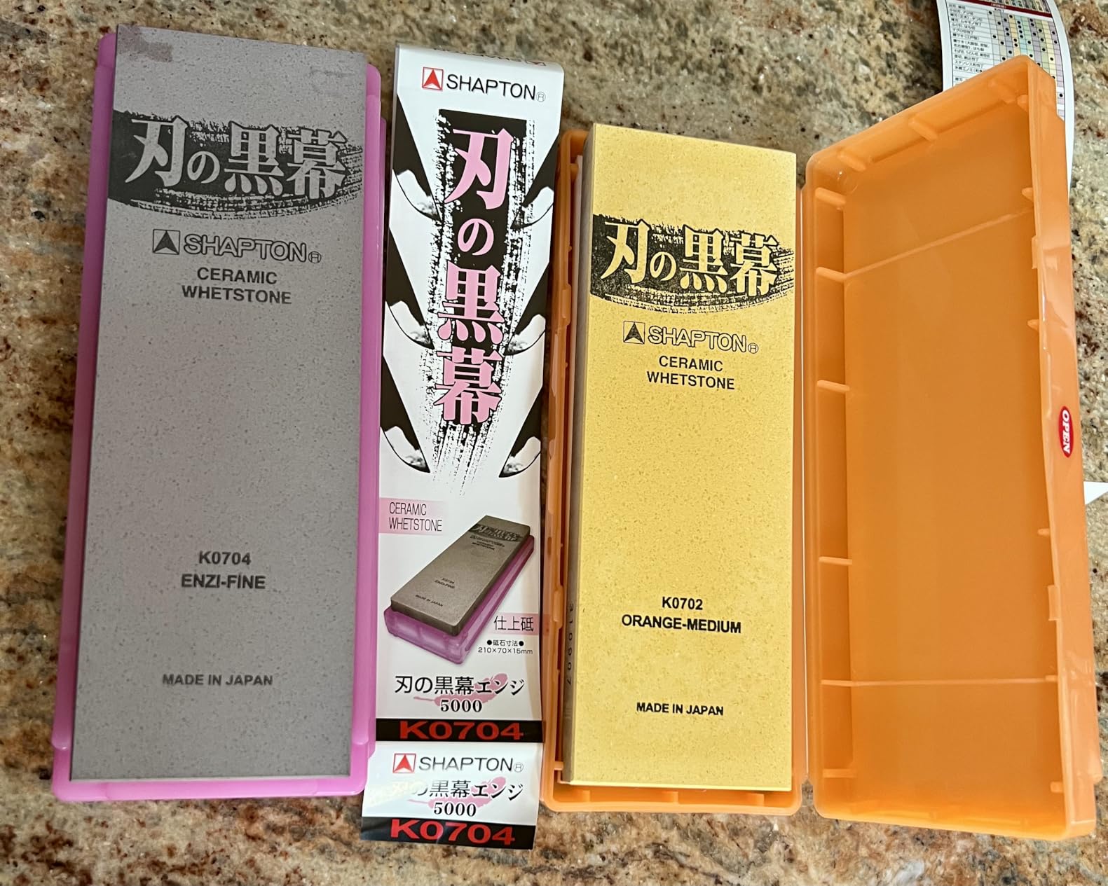 Shapton Kuromaku Whetstone Sharpening Stone Set, Japanese 1000 & 5000 Grit Knife Sharpening Stones with Knife Sharpening Angle Guide for Kitchen & Chef's Knives customer photo 1