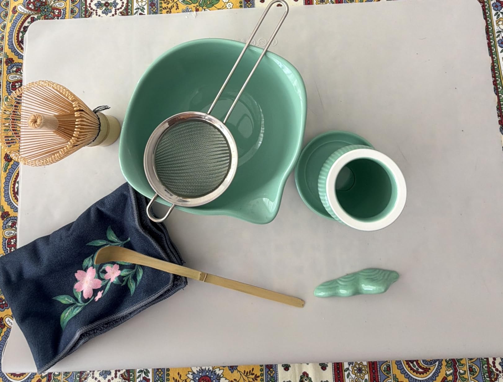 Sweejar 23 Pcs Floral Tea Sets with Metal Holder, Relief Gold Rim Porcelain Tea Sets for Adults, Cup and Saucer Set for 6, with Teapot, Sugar Bowl, Milk Jug, Spoons (Small Flower) customer photo 2