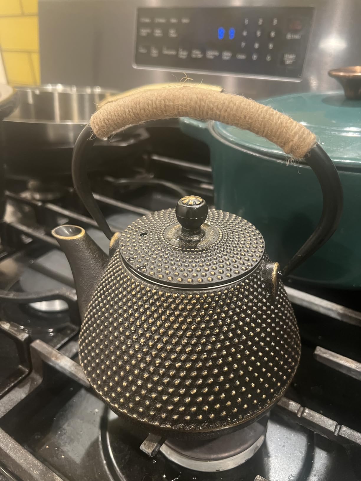 Cast Iron Teapot, 32 oz (950 ml) Japanese Tetsubin Tea Pot with Infuser for Stovetop Safe, Tea Kettle with Enameled Interior for Loose Leaf Tea and Tea Bags customer photo 1