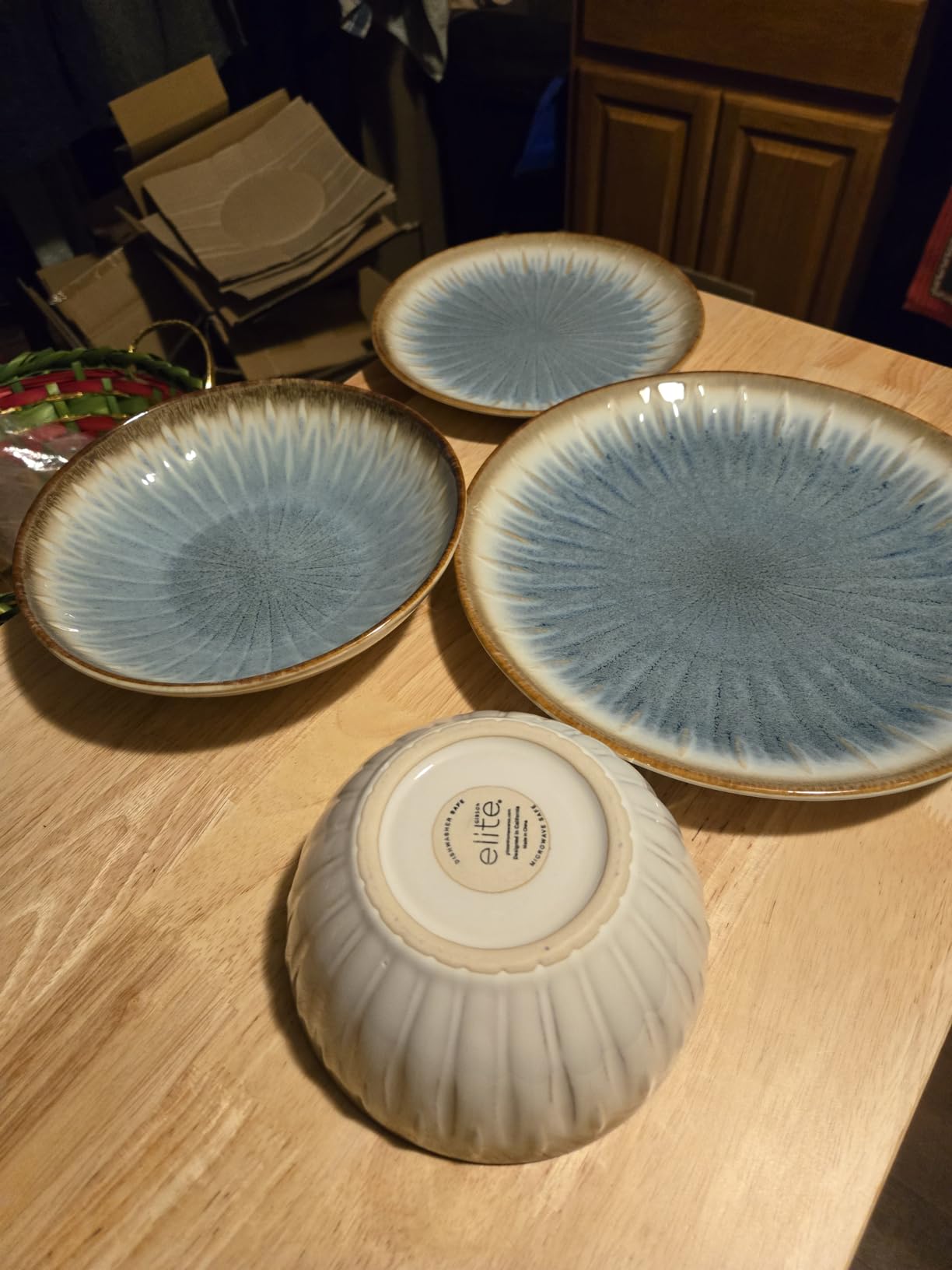 Chantilly Hill 16-Piece Porcelain Dinnerware Set, Round Plates & Bowls, Multicolor Leaf Design, Microwave & Dishwasher Safe, Service for 4 customer photo 2