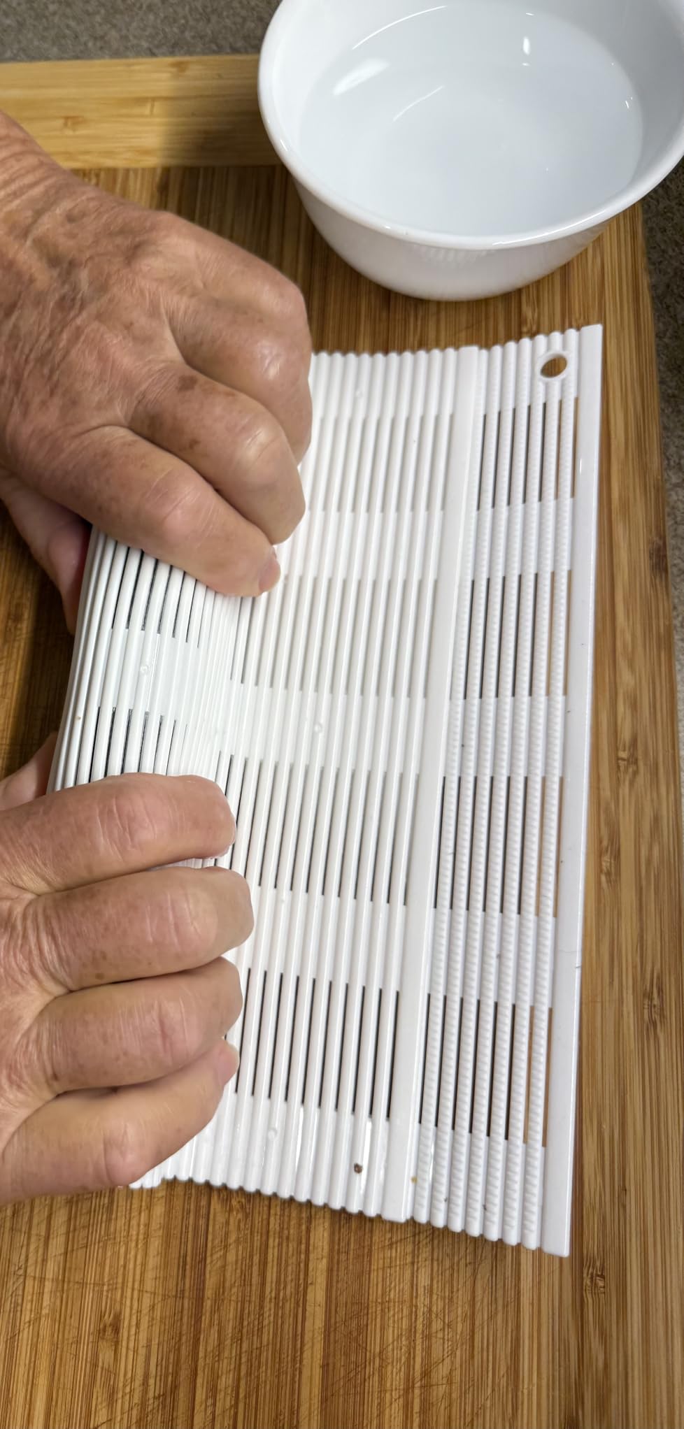 Food-grade Plastic Sushi Rolling mat, Sushi Cooking mat, Seaweed Roll Sushi Making Mat, Non-stick Rice Sushi mat, Easy to Clean Sushi Roller, White Medium Size, 12