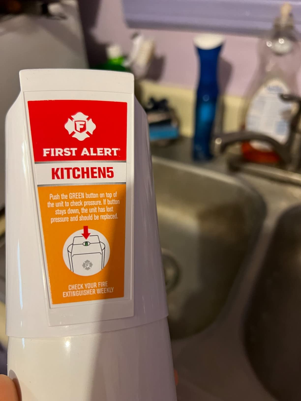 First Alert KITCHEN5 Fire Extinguisher, KFE2S5, UL RATED 5-B:C, White, 1-Pack customer photo 2