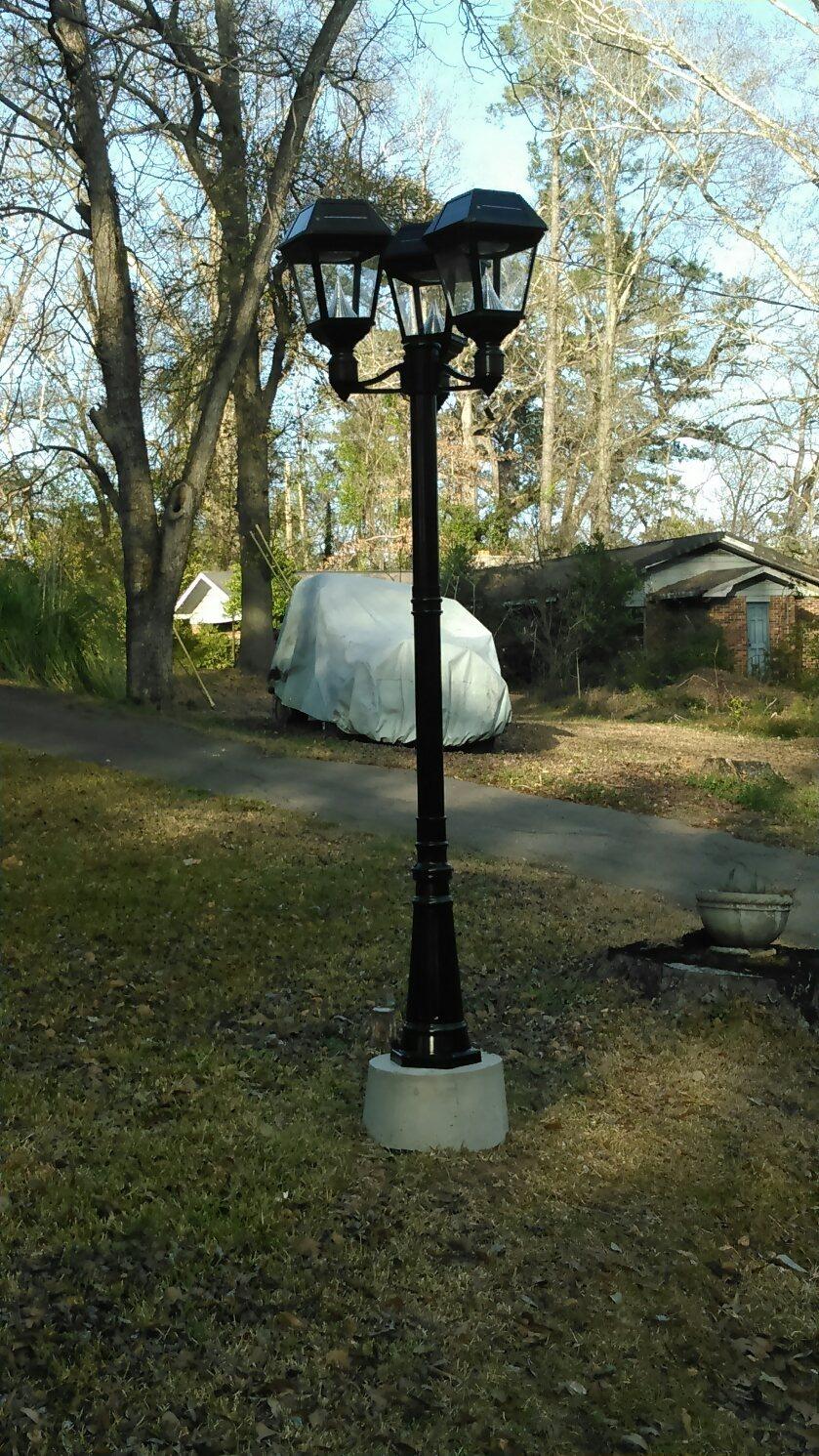 Gama Sonic Imperial III Lamp Post for Outdoor Solar Post Light with 3