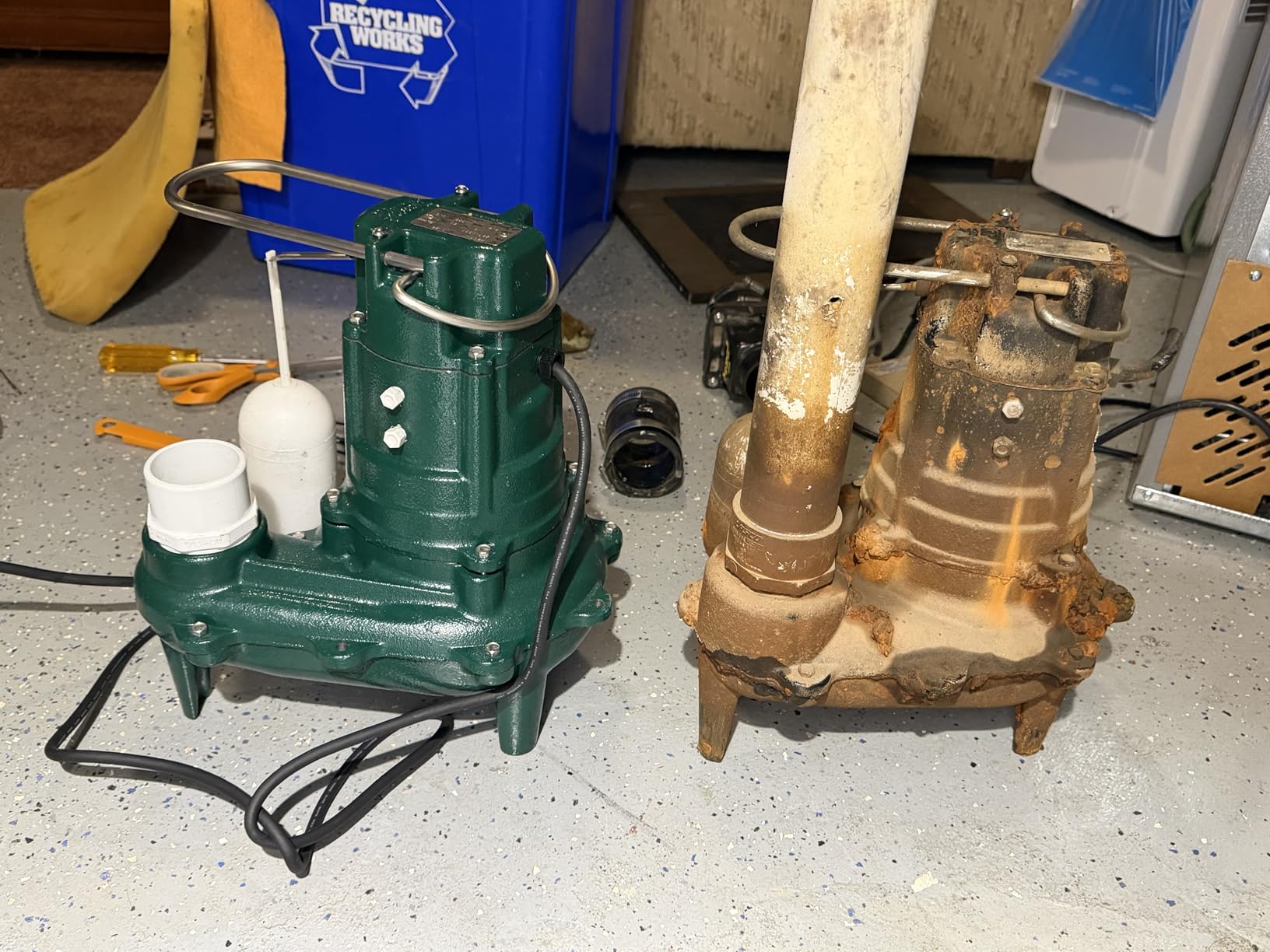 Zoeller Waste-Mate 267-0001 Sewage Pump, 1/2 HP Automatic - Heavy-Duty Submersible Sewage, Effluent or Dewatering Pump customer photo 1