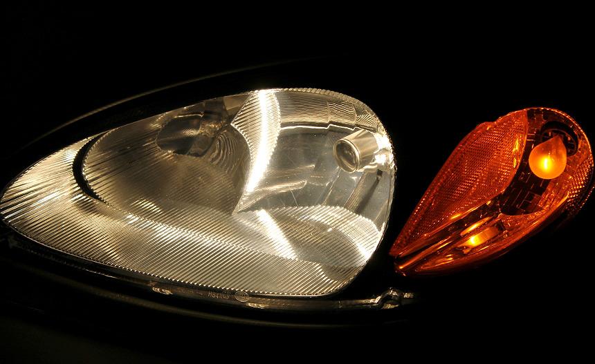 SYLVANIA Headlight Restoration Kit - Long-Lasting Headlight Repair Kit for Restoring to Like-New Condition - Surface Activator, Exclusive UV Coating, Clarifying Compound & More - No Tools Required customer photo 1