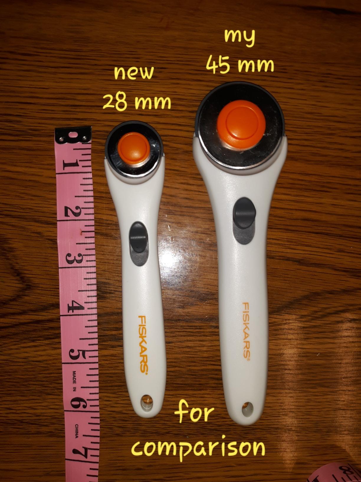 Fiskars Stick Rotary Cutter, 28mm customer photo 2