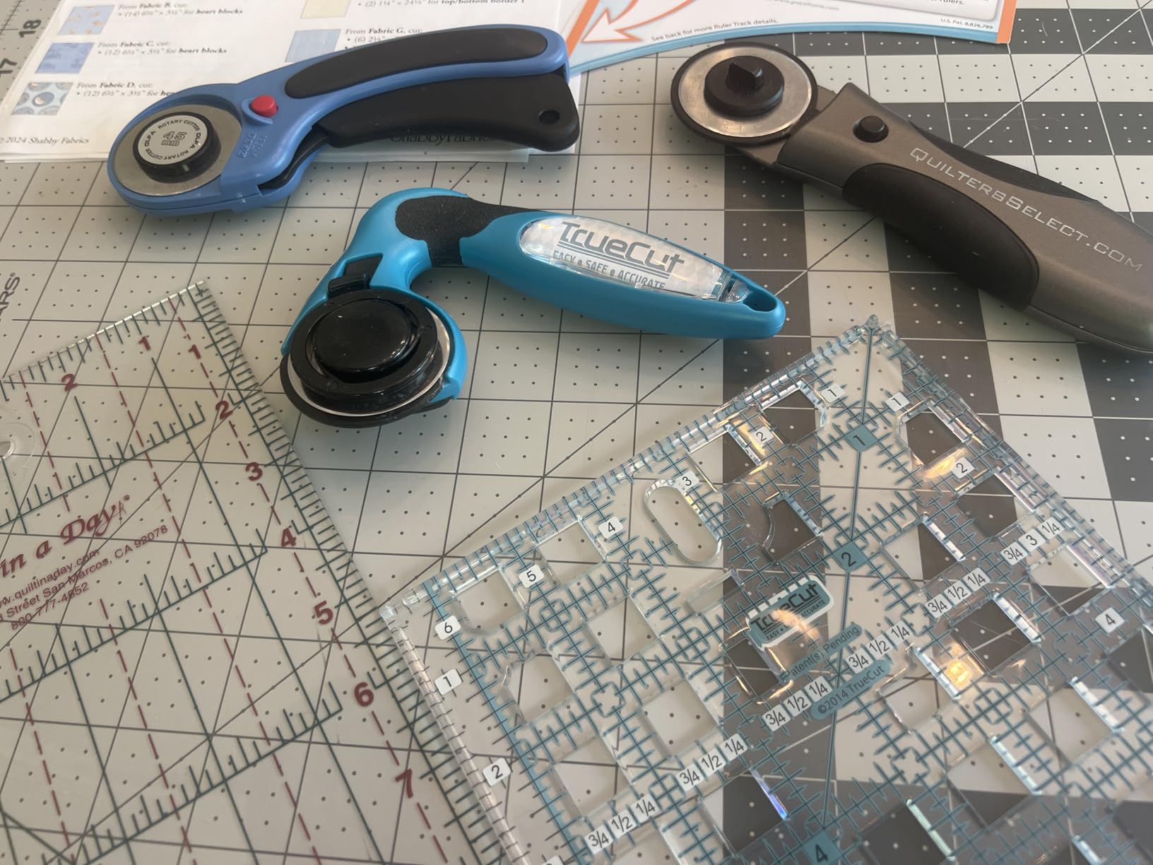 TrueCut My Comfort Rotary Cutter - 45mm Ergonomic Wheel Cutter for Fabric, Quilting, Sewing, Crafting - Left or Right-Handed - Track-and-Guide Ruler - Quilting and Sewing Supplies customer photo 2