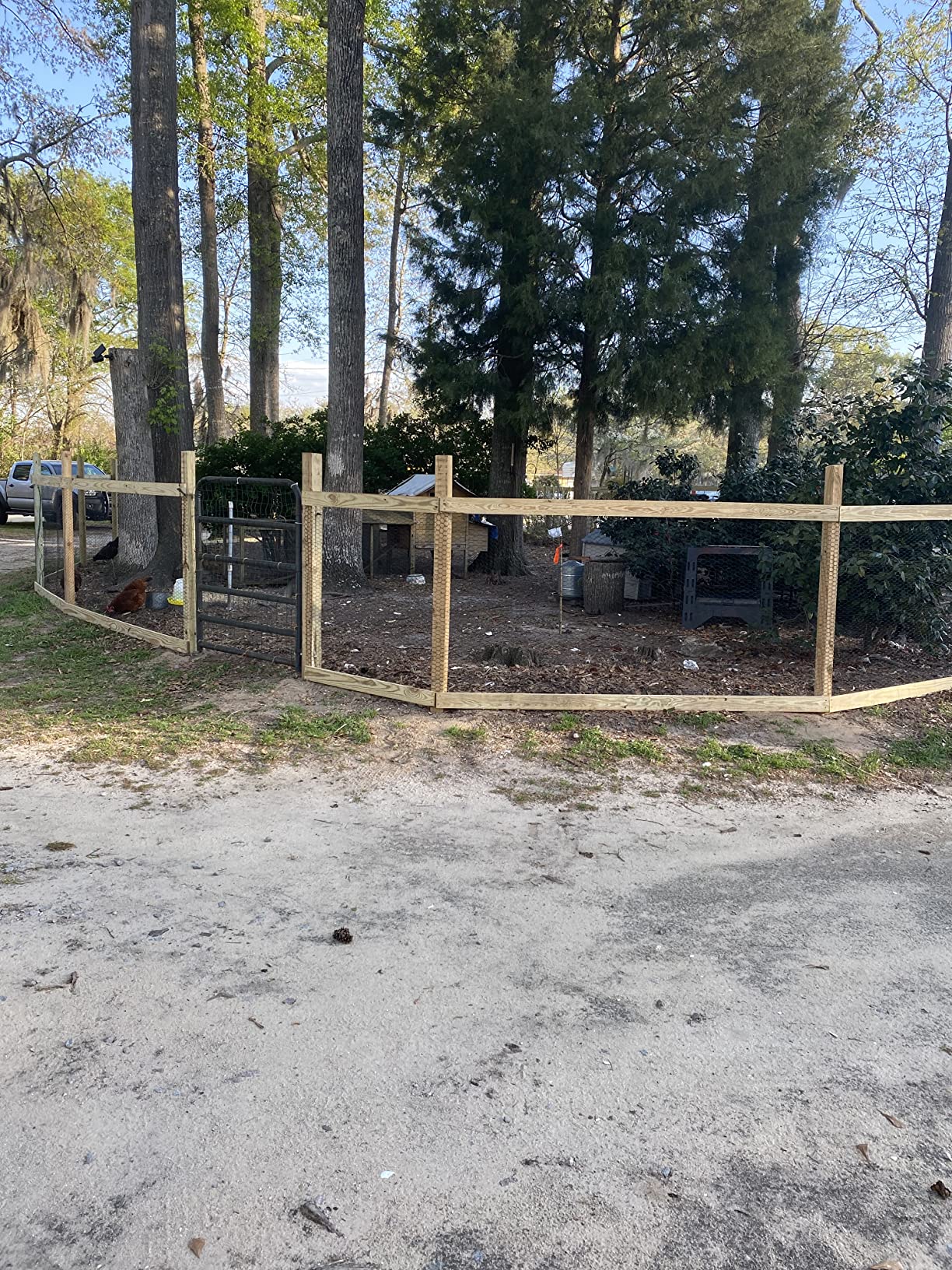 Fencer Wire 20 Gauge Black Vinyl Coated Poultry Hex Netting with 1 inch Mesh (6 ft. x 150 ft.) customer photo 2