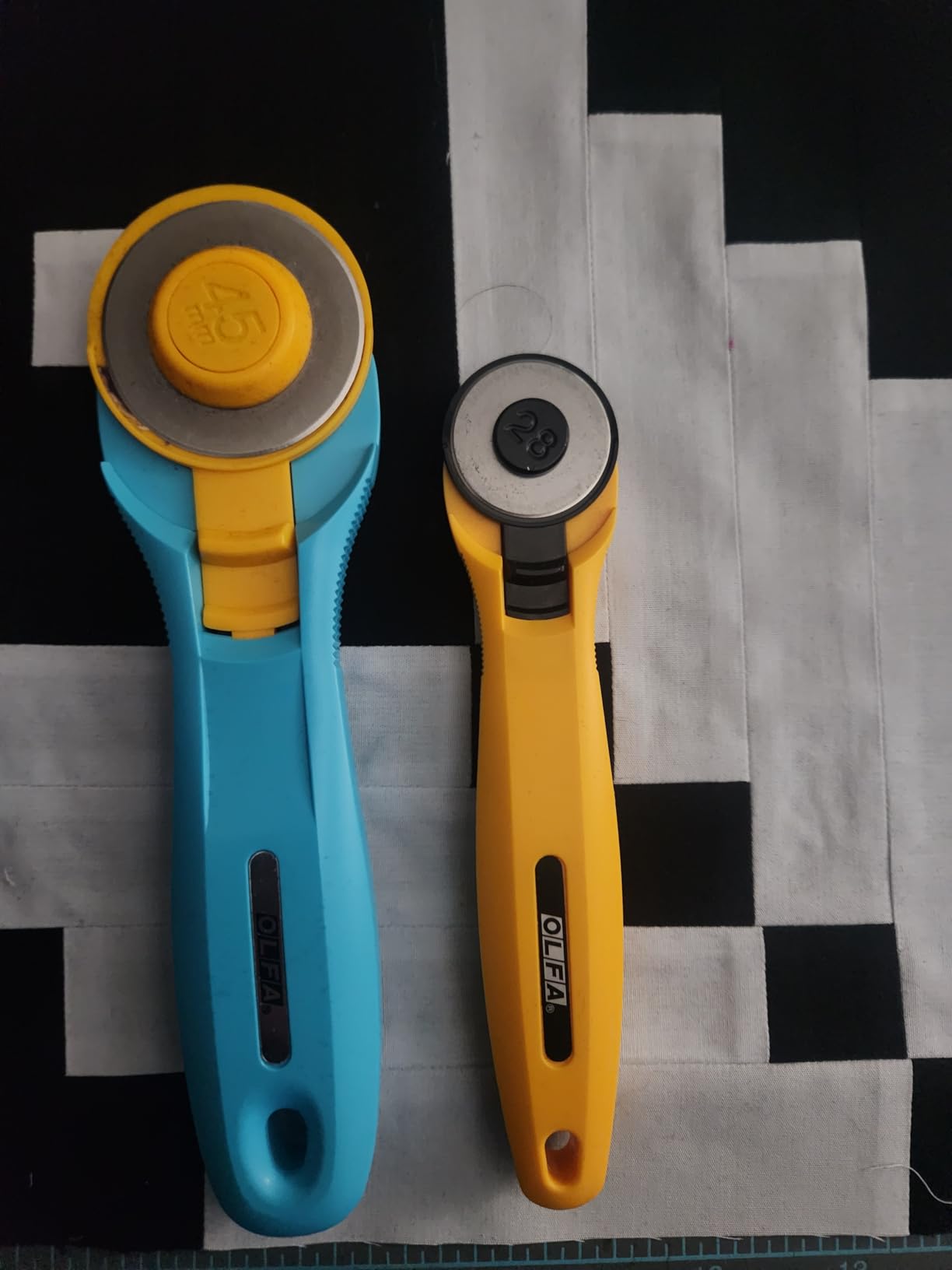 OLFA 45mm Quick-Change Rotary Cutter (RTY-2/C) - Rotary Fabric Cutter w/Blade Cover for Crafts, Sewing, Quilting, Replacement Blade: OLFA RB45-1 (Aqua) customer photo 2