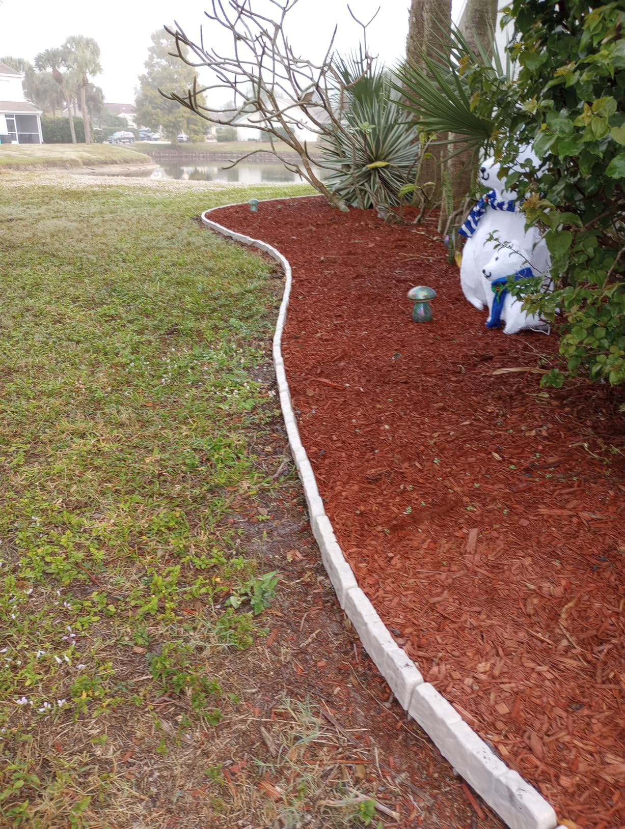 Suncast Interlocking Border Edging - Stone-Like Poly Construction for Garden, Lawn, and Landscape Edging - Water Resistant Border for Containing Trees, Flower Beds and Walkways - Light Taupe Gray customer photo 1
